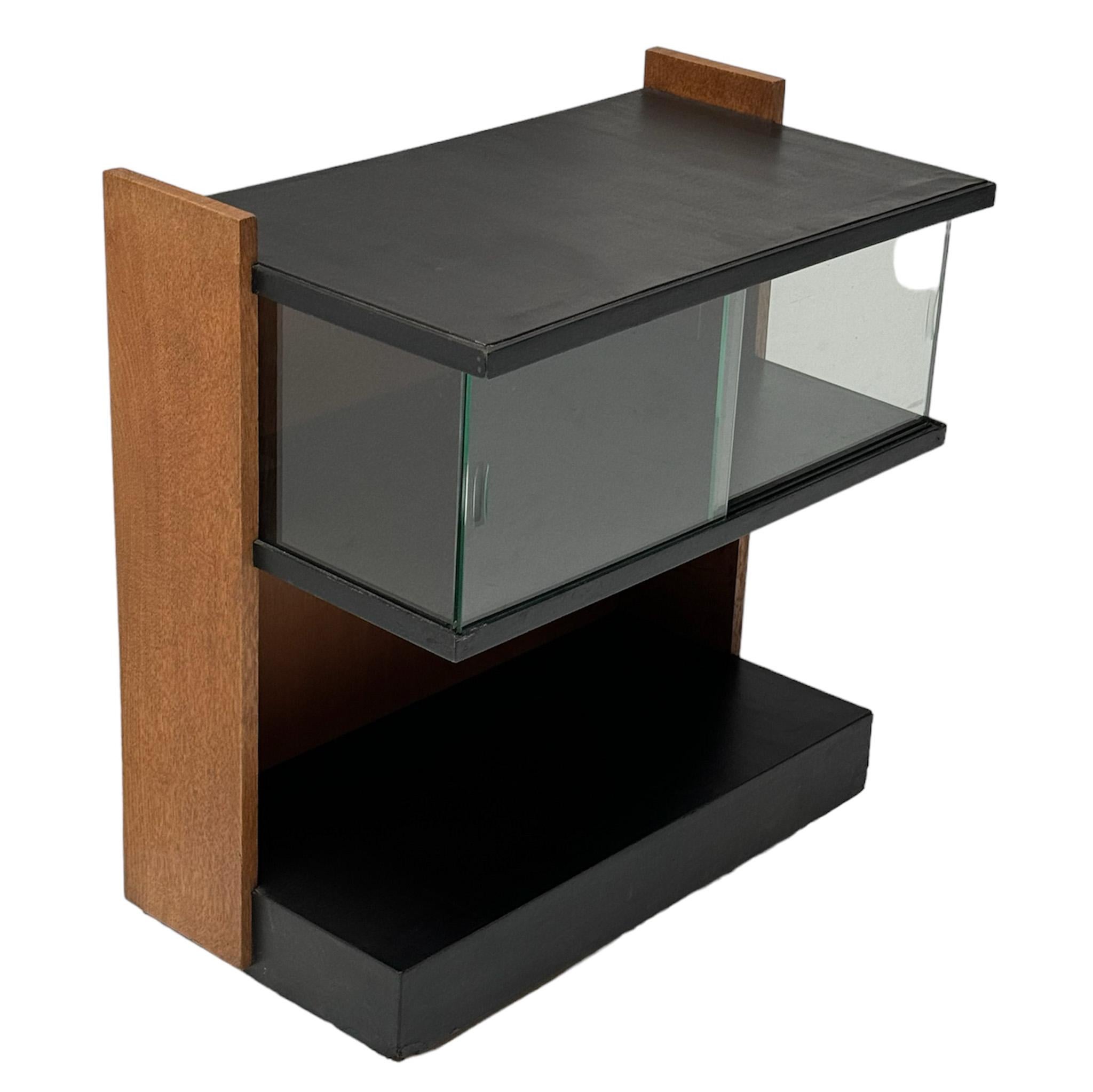 Néerlandais Meuble de rangement moderniste Art Déco de Jan den Drijver pour De Stijl Den Haag, années 1920