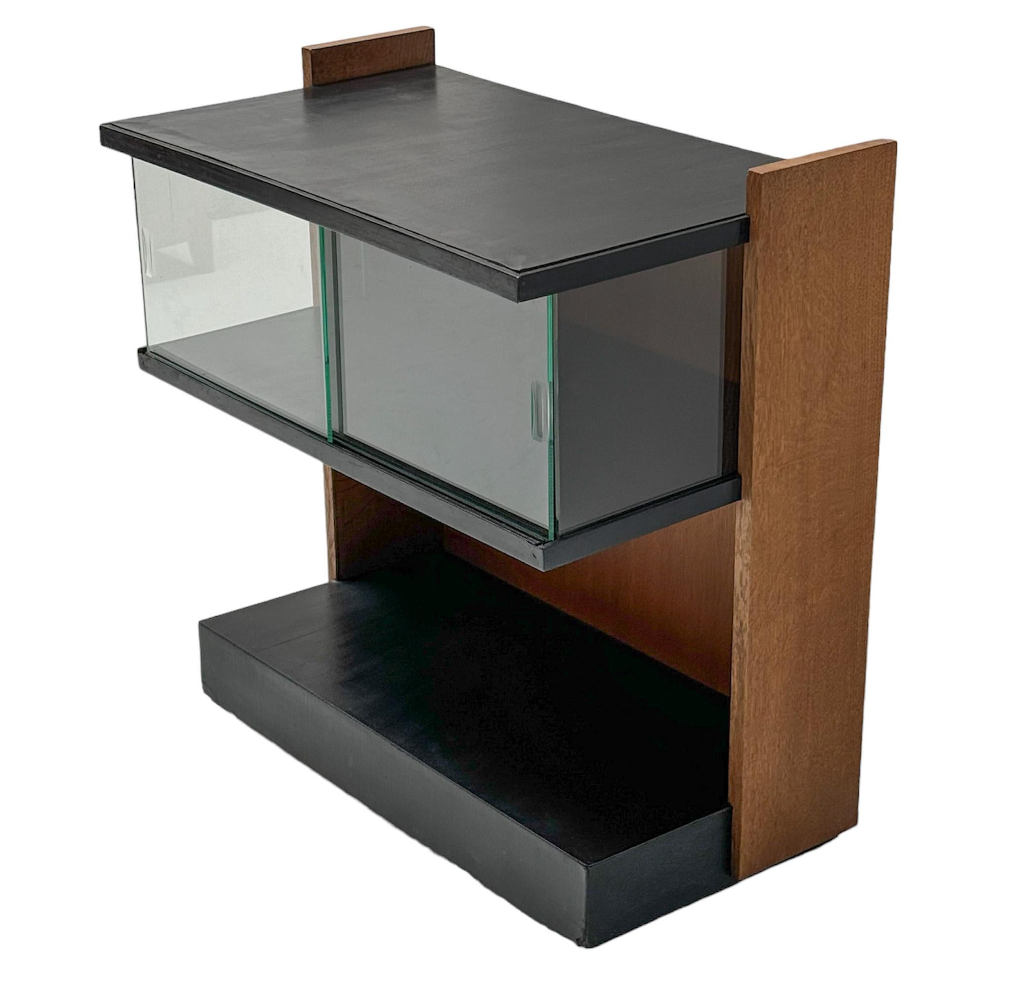 Début du 20ème siècle Meuble de rangement moderniste Art Déco de Jan den Drijver pour De Stijl Den Haag, années 1920