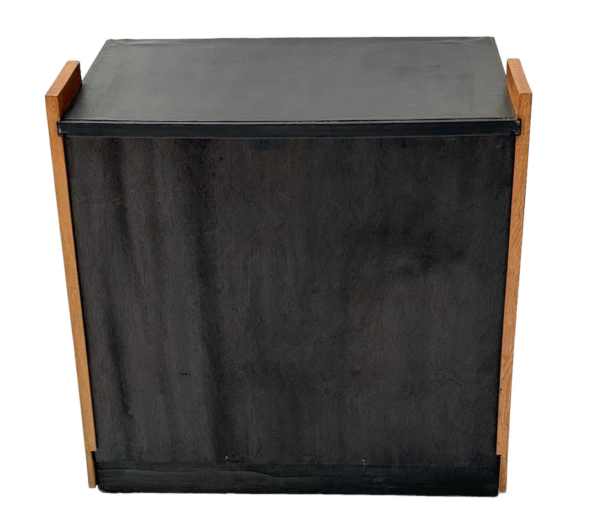 Meuble de rangement moderniste Art Déco de Jan den Drijver pour De Stijl Den Haag, années 1920 2