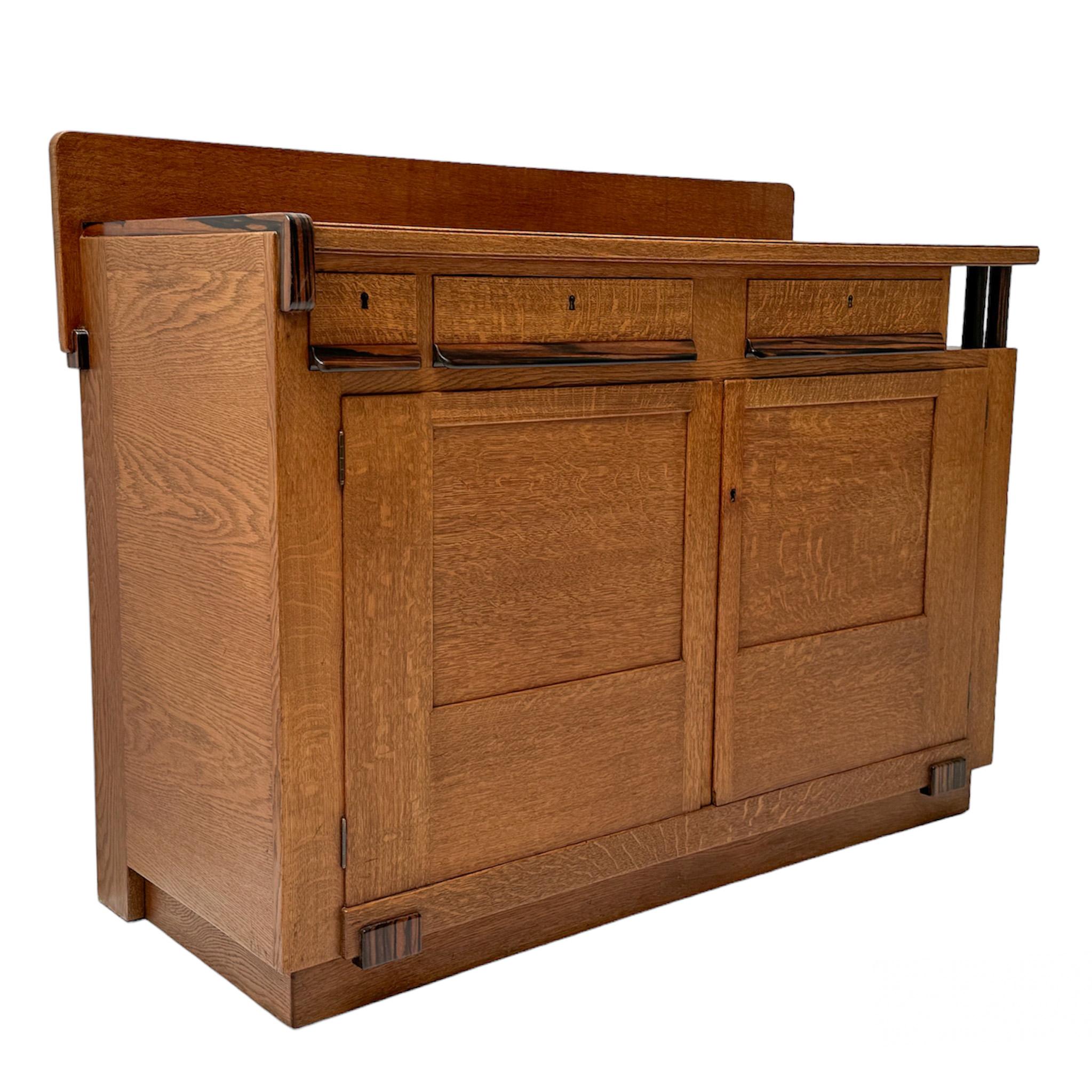 Oak Art Deco Modernist Credenza or Sideboard by Anton Lucas, 1920s In Good Condition For Sale In Amsterdam, NL
