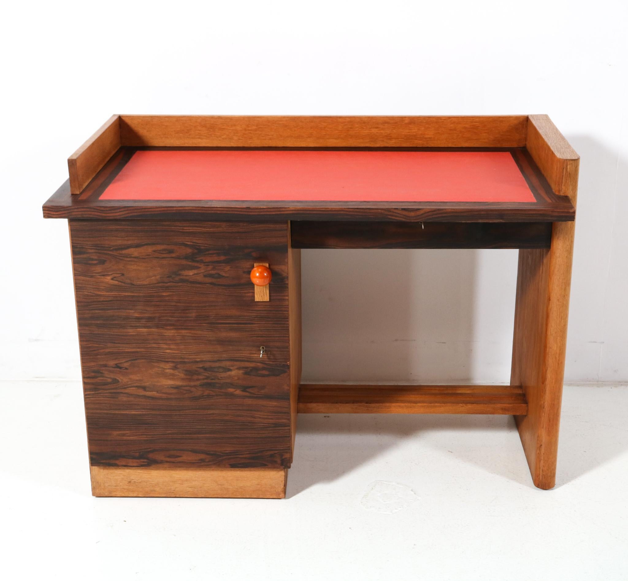 Modernistischer Art-Déco-Schreibtisch aus Eiche von Jan Brunott, 1920er Jahre (Kunstleder)