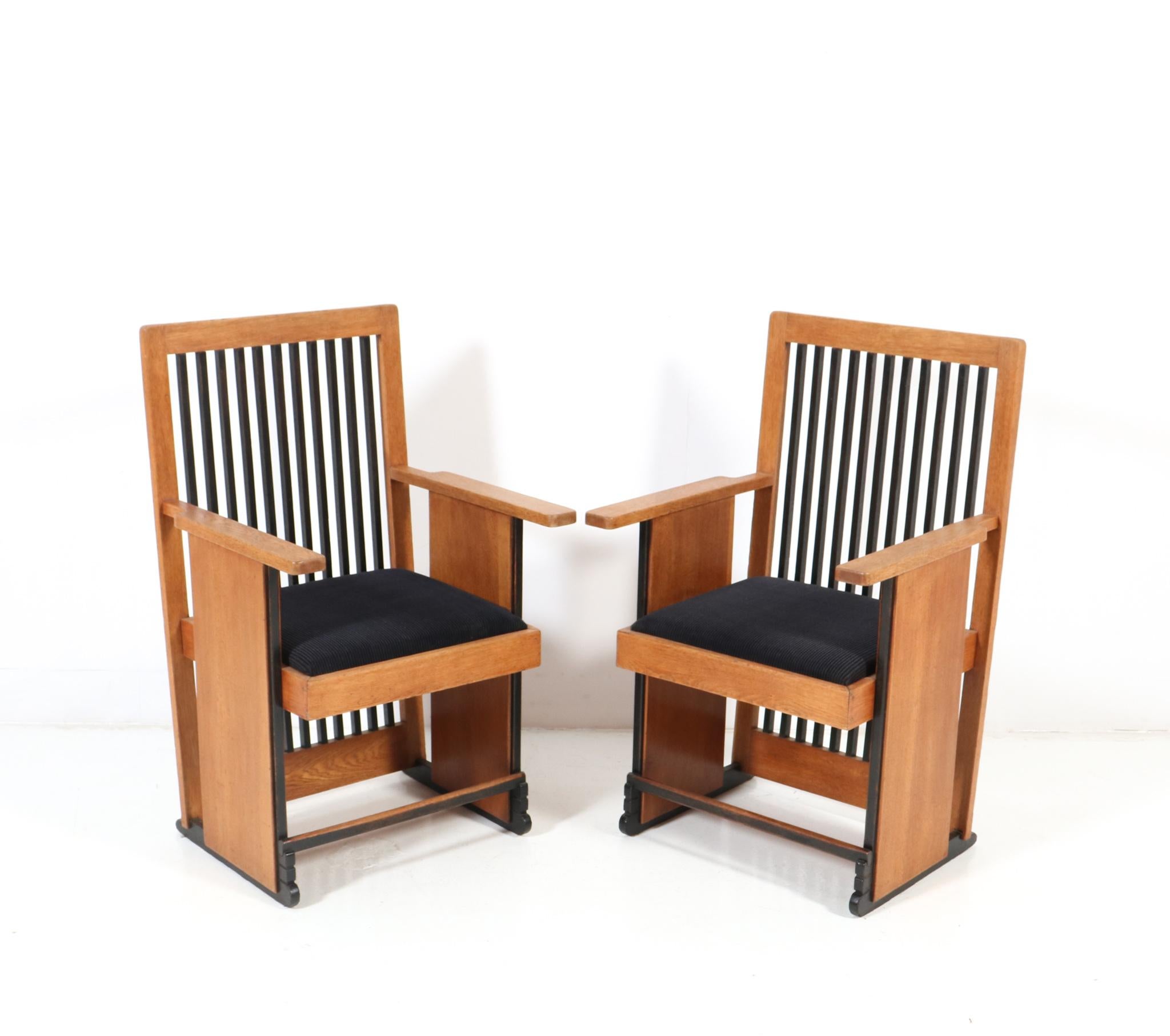  Oak Art Deco Modernist High Back Dining Room Chairs by Architect Caspers, 1920s In Good Condition For Sale In Amsterdam, NL