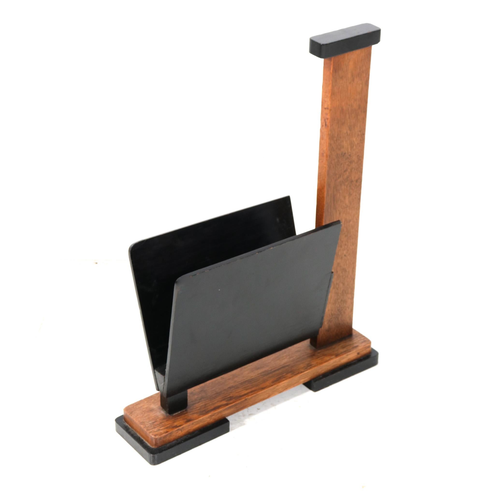 Oak Art Deco Modernist Magazine Rack, 1920s In Good Condition In Amsterdam, NL