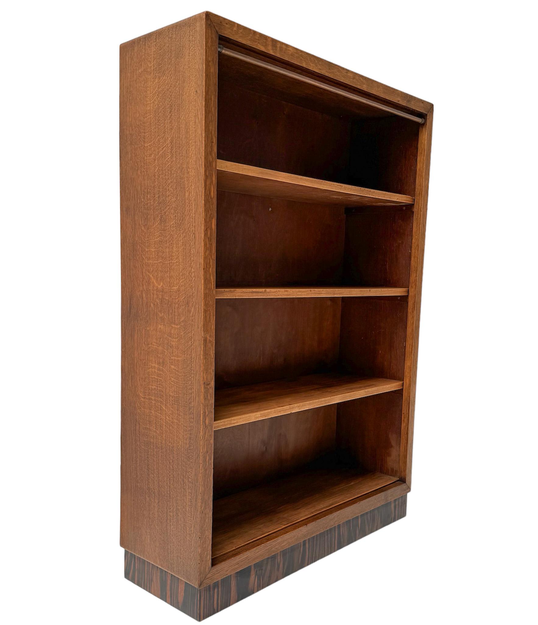 EICHE Art Deco Modernist Offenes Bücherregal, 1920er Jahre (Art déco) im Angebot