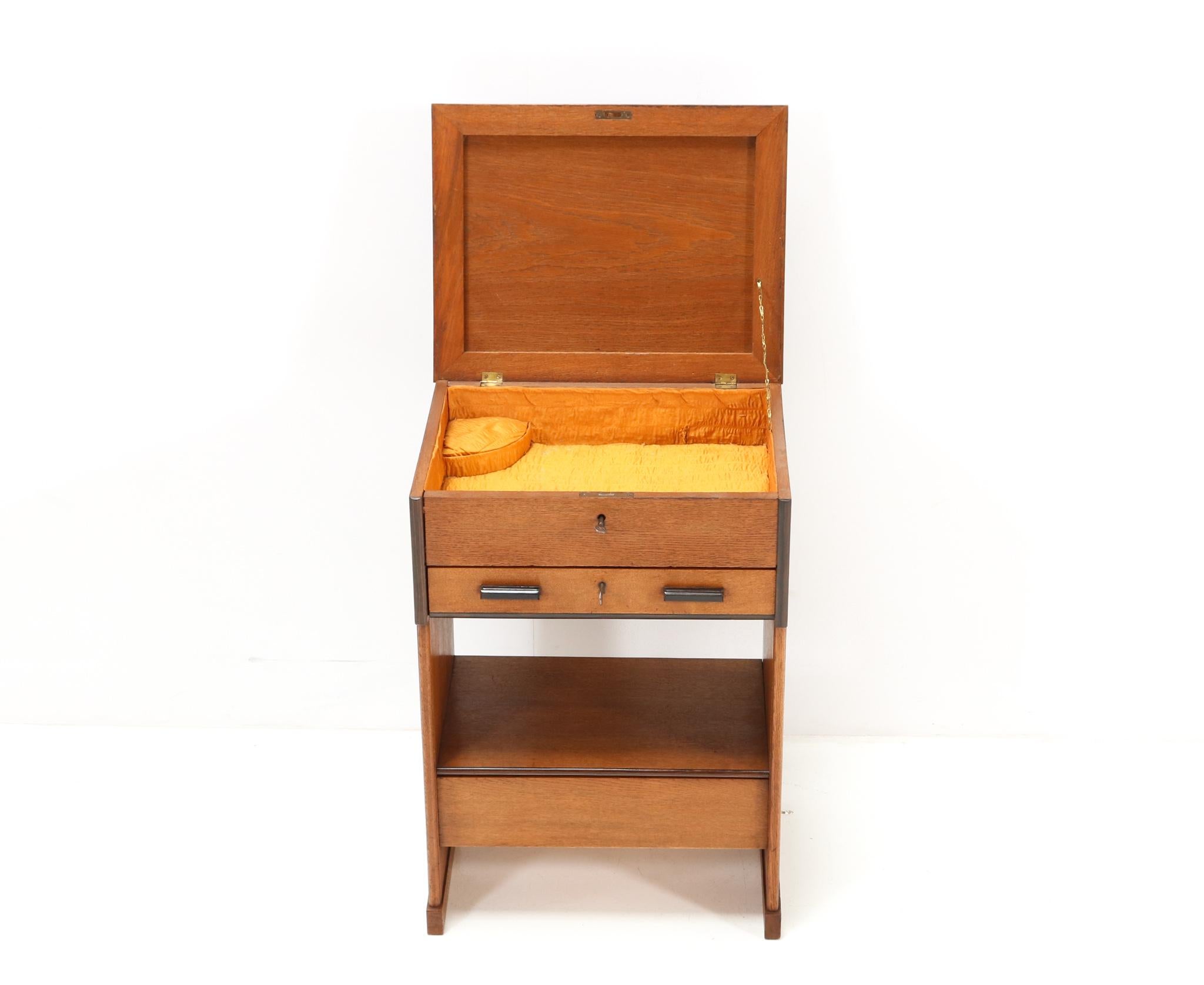 Early 20th Century Oak Art Deco Modernist Sewing Table by P.E.L. Izeren for Genneper Molen, 1920s For Sale