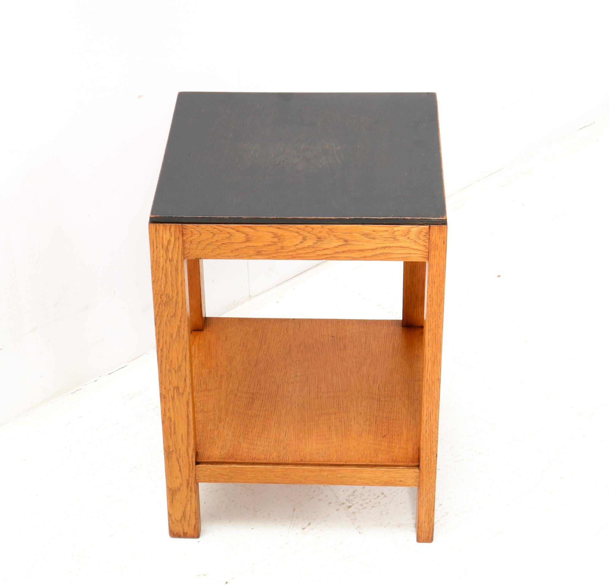 Oak Art Deco Modernist Side Table, 1920s In Good Condition For Sale In Amsterdam, NL