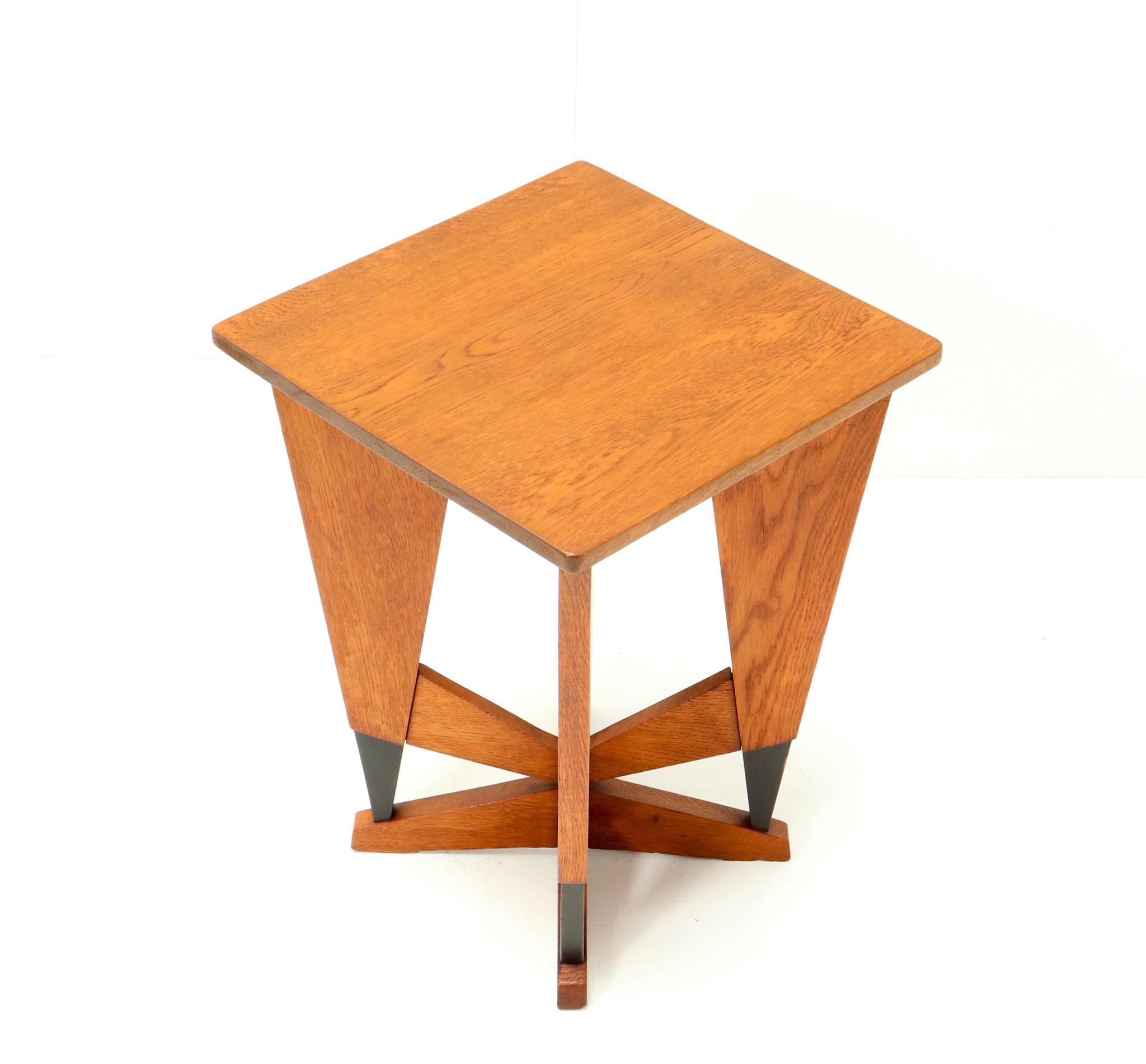 Dutch Oak Art Deco Modernist Side Table by P.E.L. Izeren for Genneper Molen, 1920s