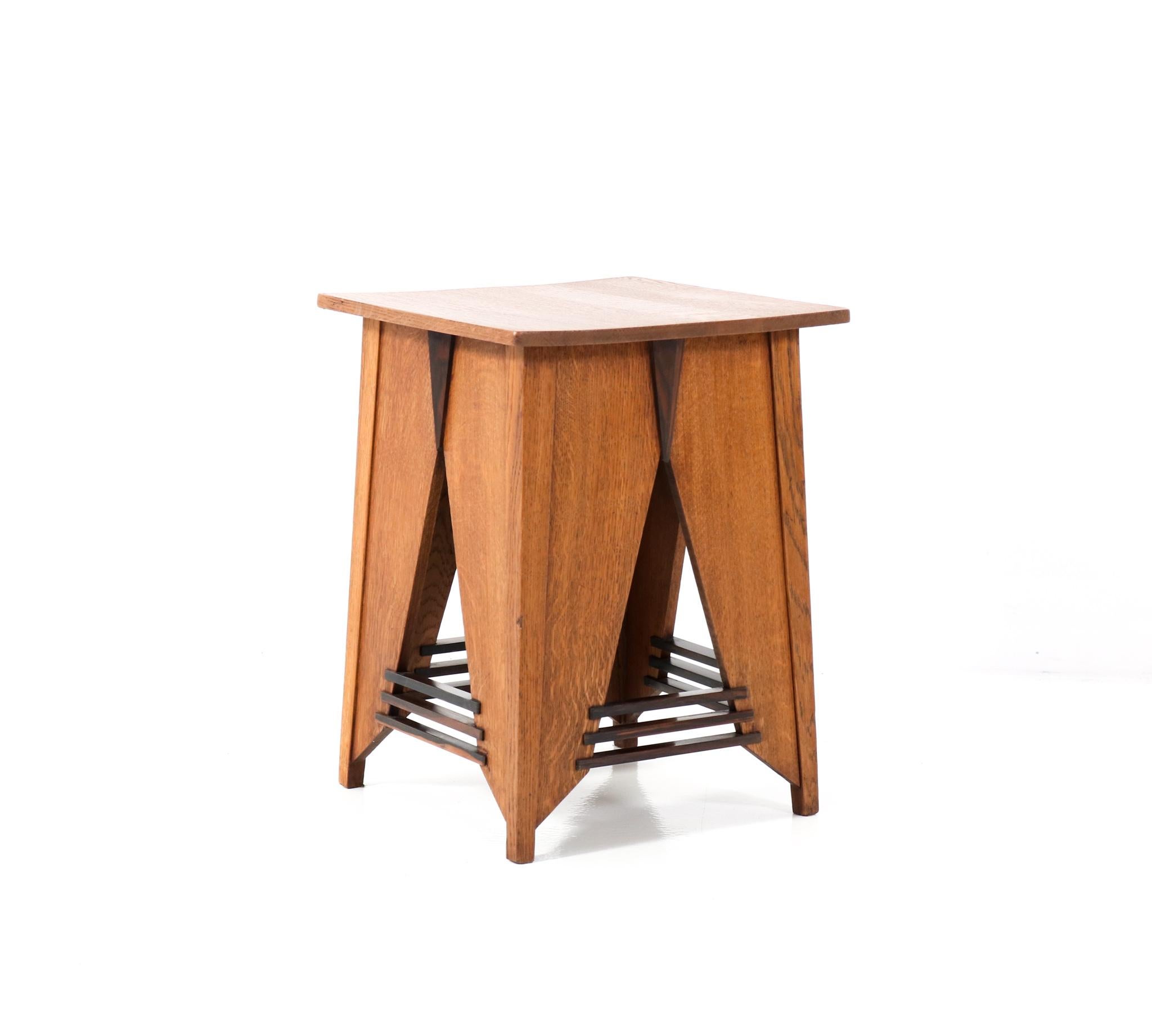Oak Art Deco Modernist Side Table by P.E.L. Izeren for Genneper Molen, 1920s In Good Condition For Sale In Amsterdam, NL