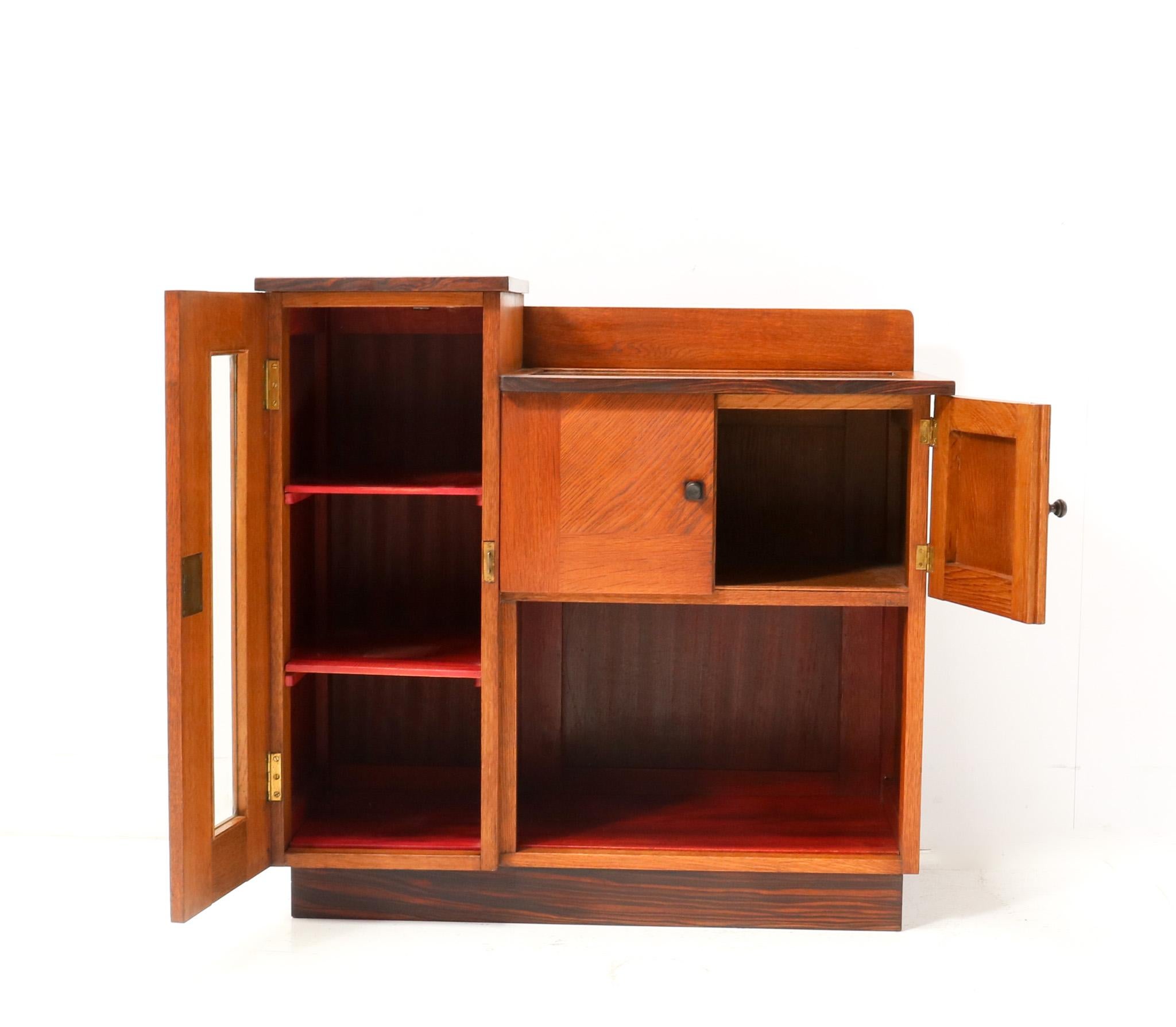 Oak Art Deco Modernist Tea Cabinet by P.E.L. Izeren for De Genneper Molen In Good Condition For Sale In Amsterdam, NL