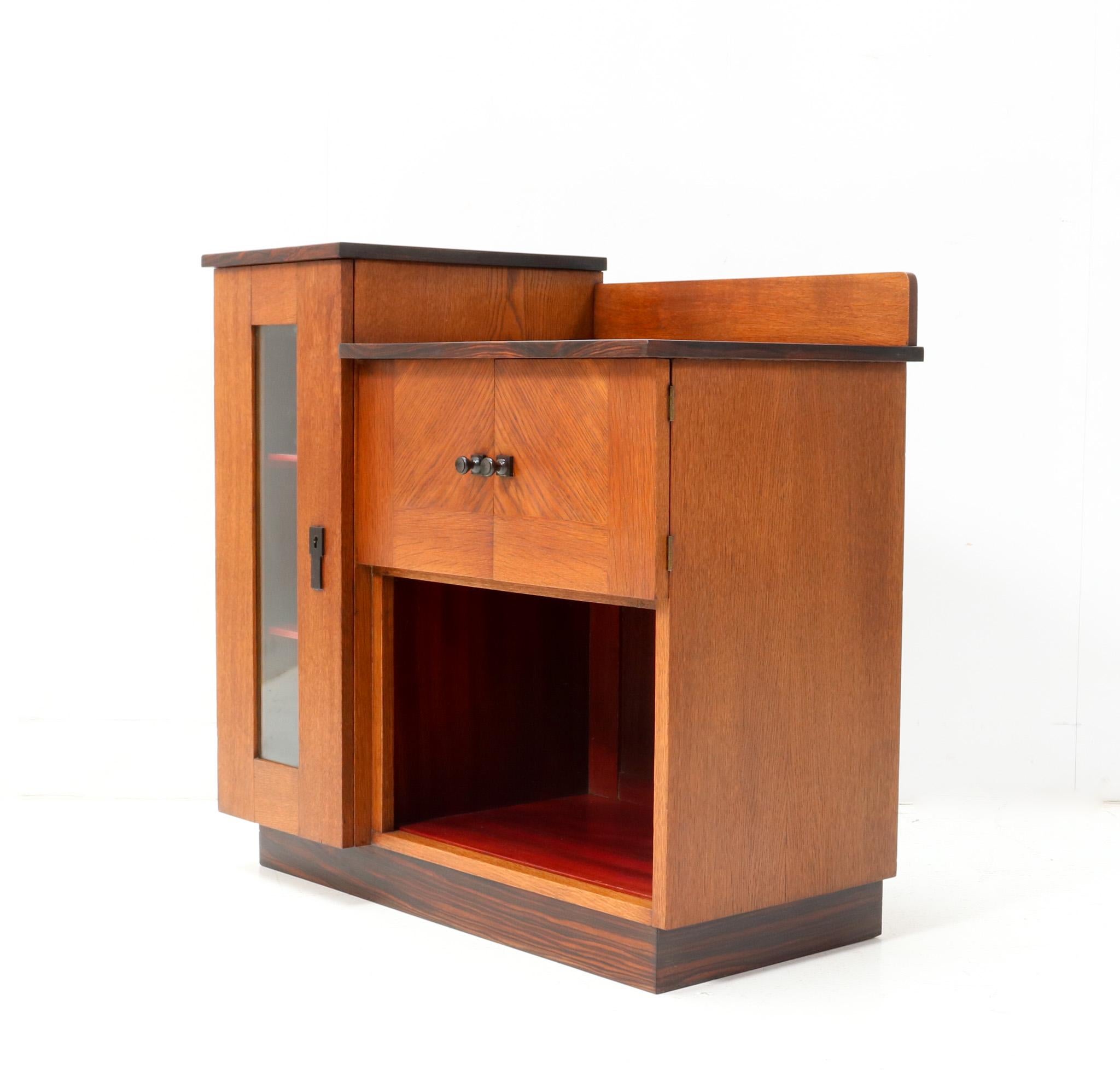 Early 20th Century Oak Art Deco Modernist Tea Cabinet by P.E.L. Izeren for De Genneper Molen For Sale