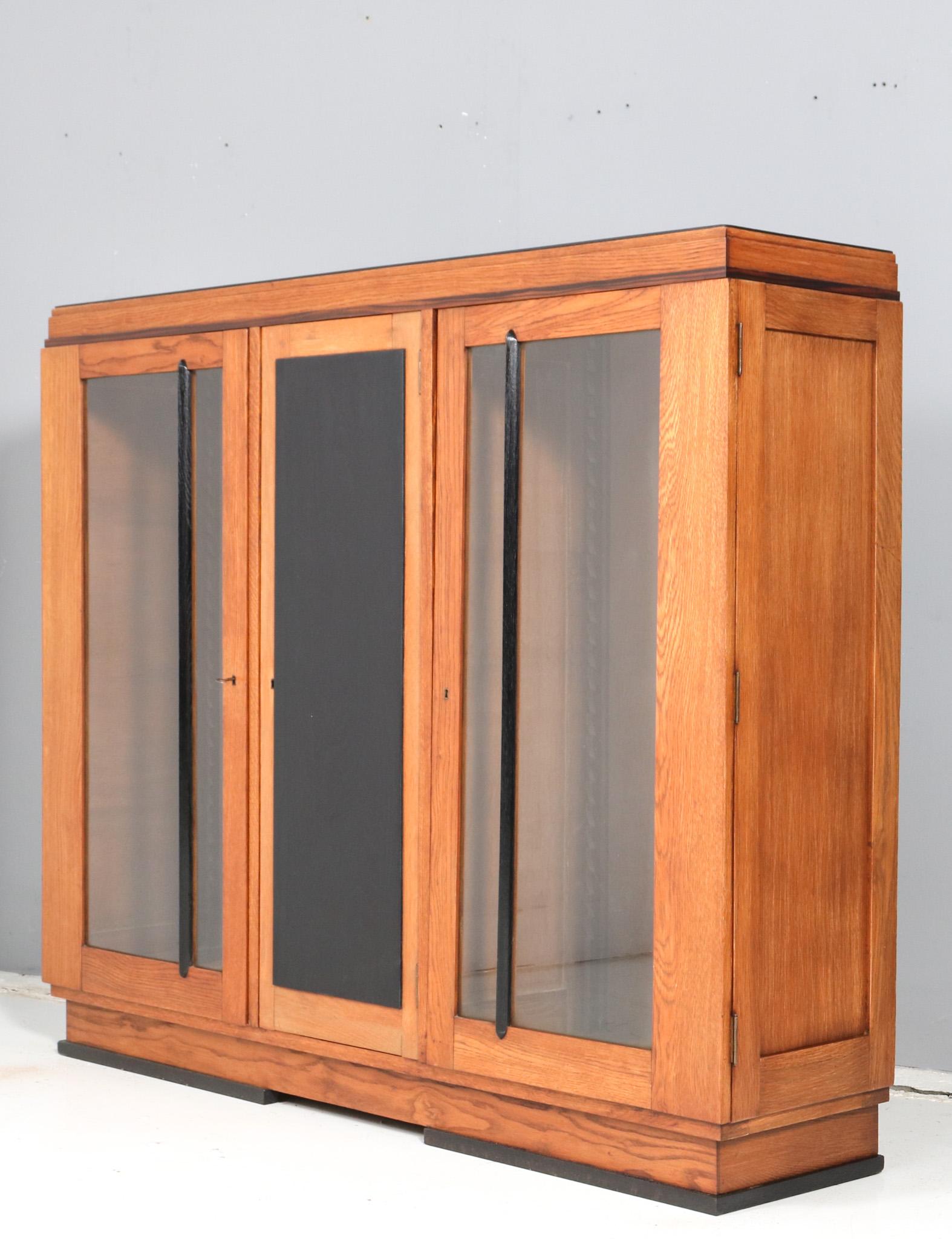 Oak Art Deco Modernist Three-Door Bookcase, 1920s In Good Condition For Sale In Amsterdam, NL