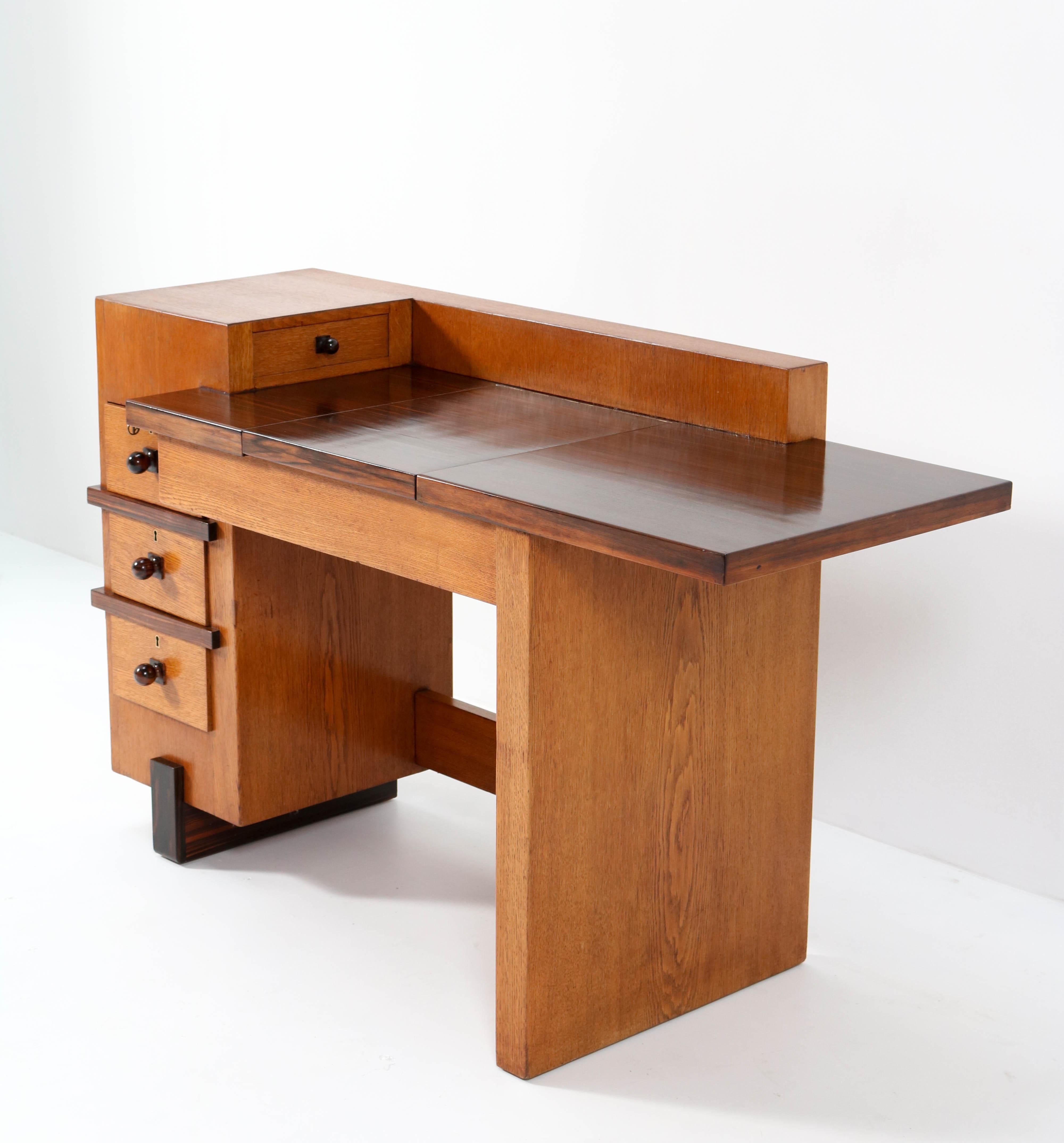 Modernistischer Schreibtisch aus Eiche im Art déco-Stil von Hendrik Wouda für Pander, 1924 (Niederländisch) im Angebot