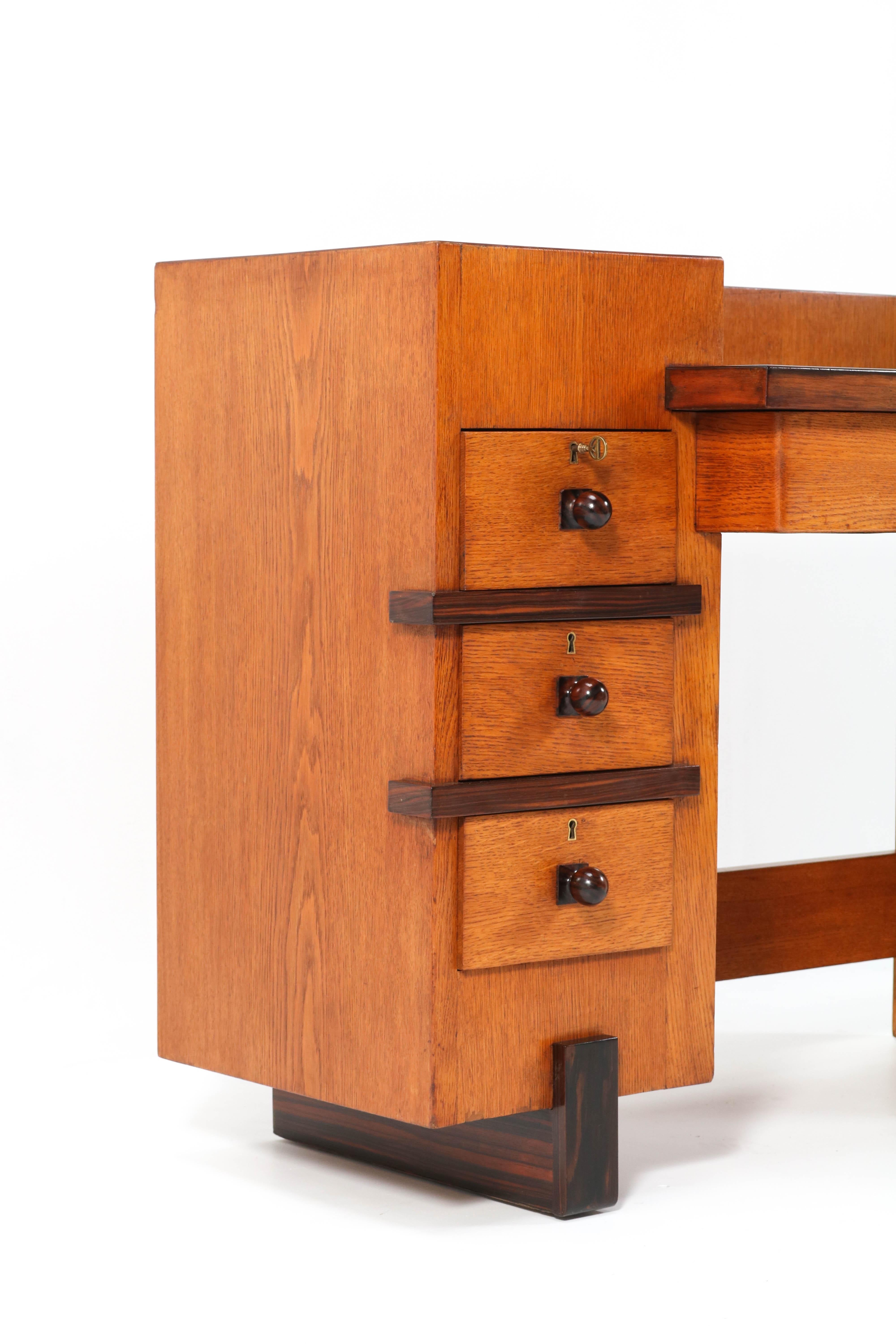 Modernistischer Schreibtisch aus Eiche im Art déco-Stil von Hendrik Wouda für Pander, 1924 im Angebot 3