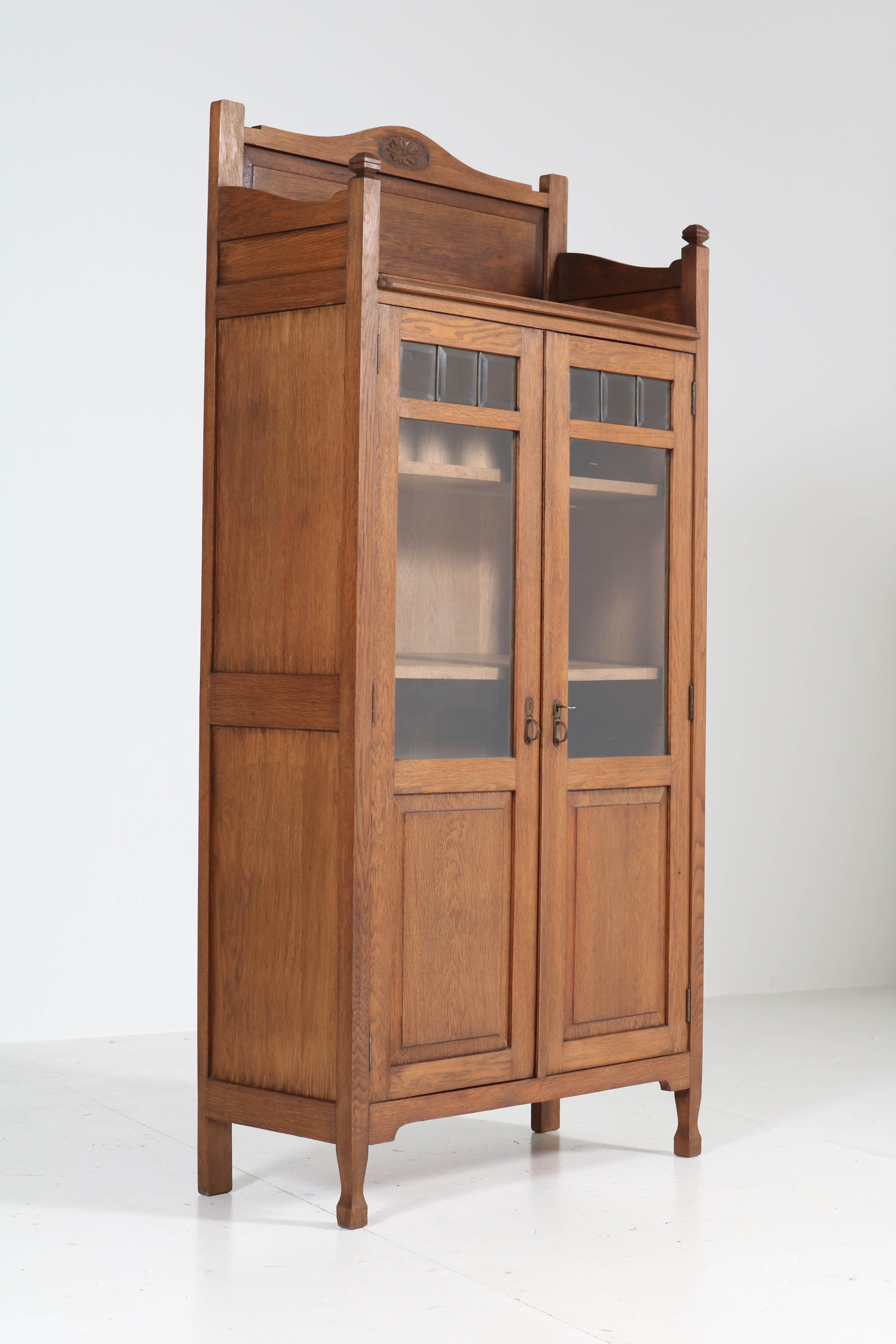 Early 20th Century Oak Art Nouveau Arts & Crafts Bookcase, 1900s