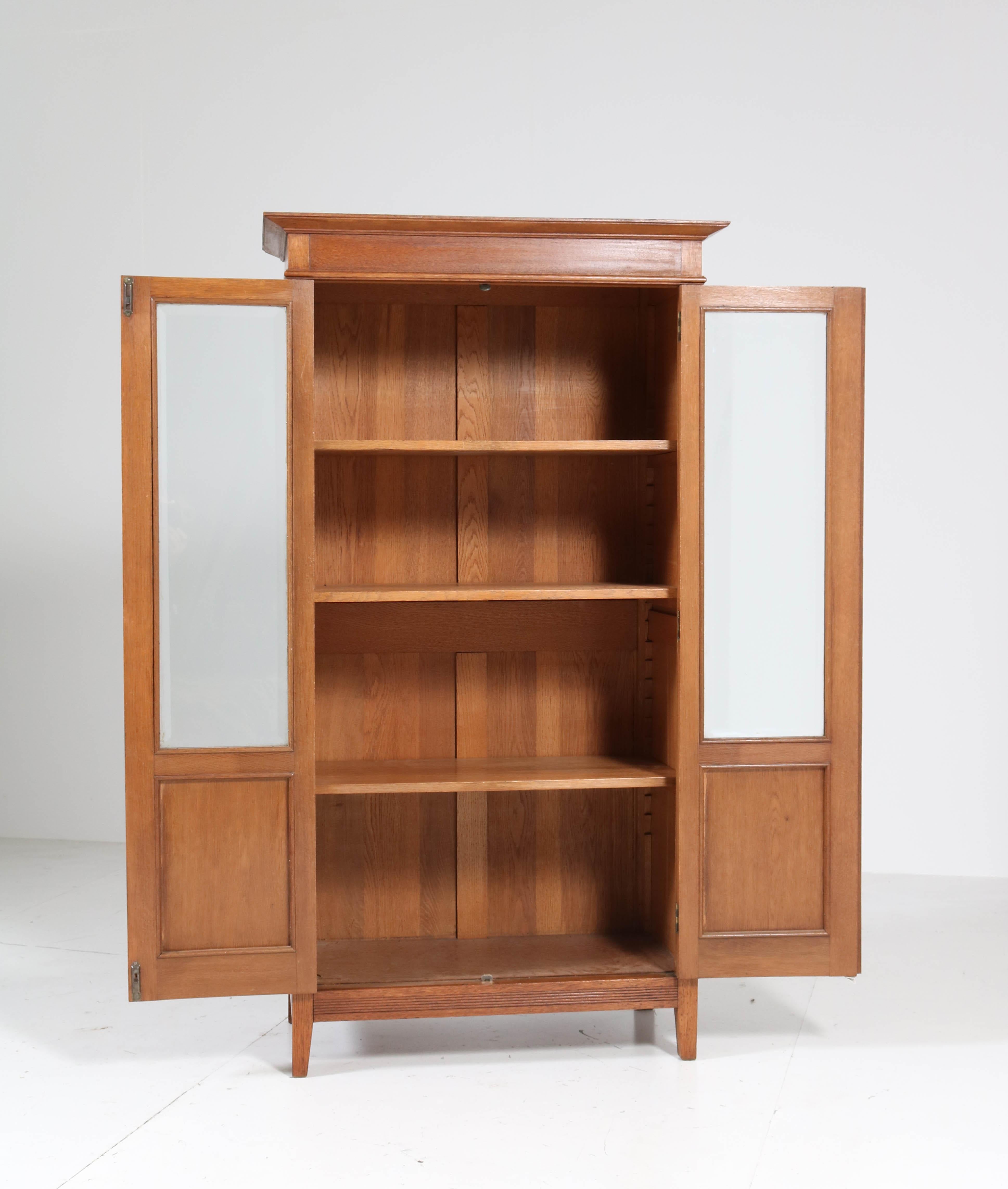 Oak Art Nouveau Arts & Crafts Bookcase with Beveled Glass, 1900s In Good Condition In Amsterdam, NL