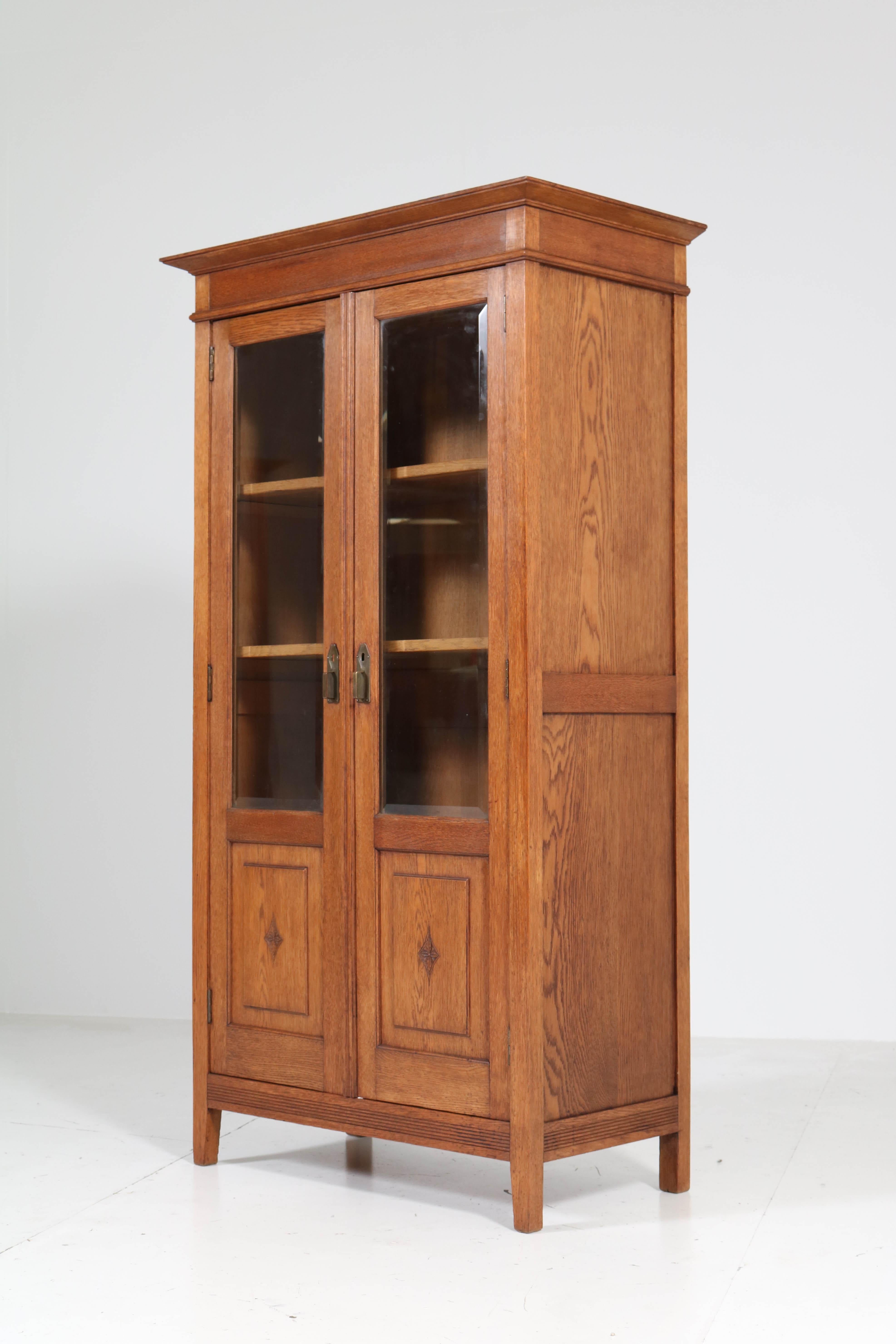 Early 20th Century Oak Art Nouveau Arts & Crafts Bookcase with Beveled Glass, 1900s