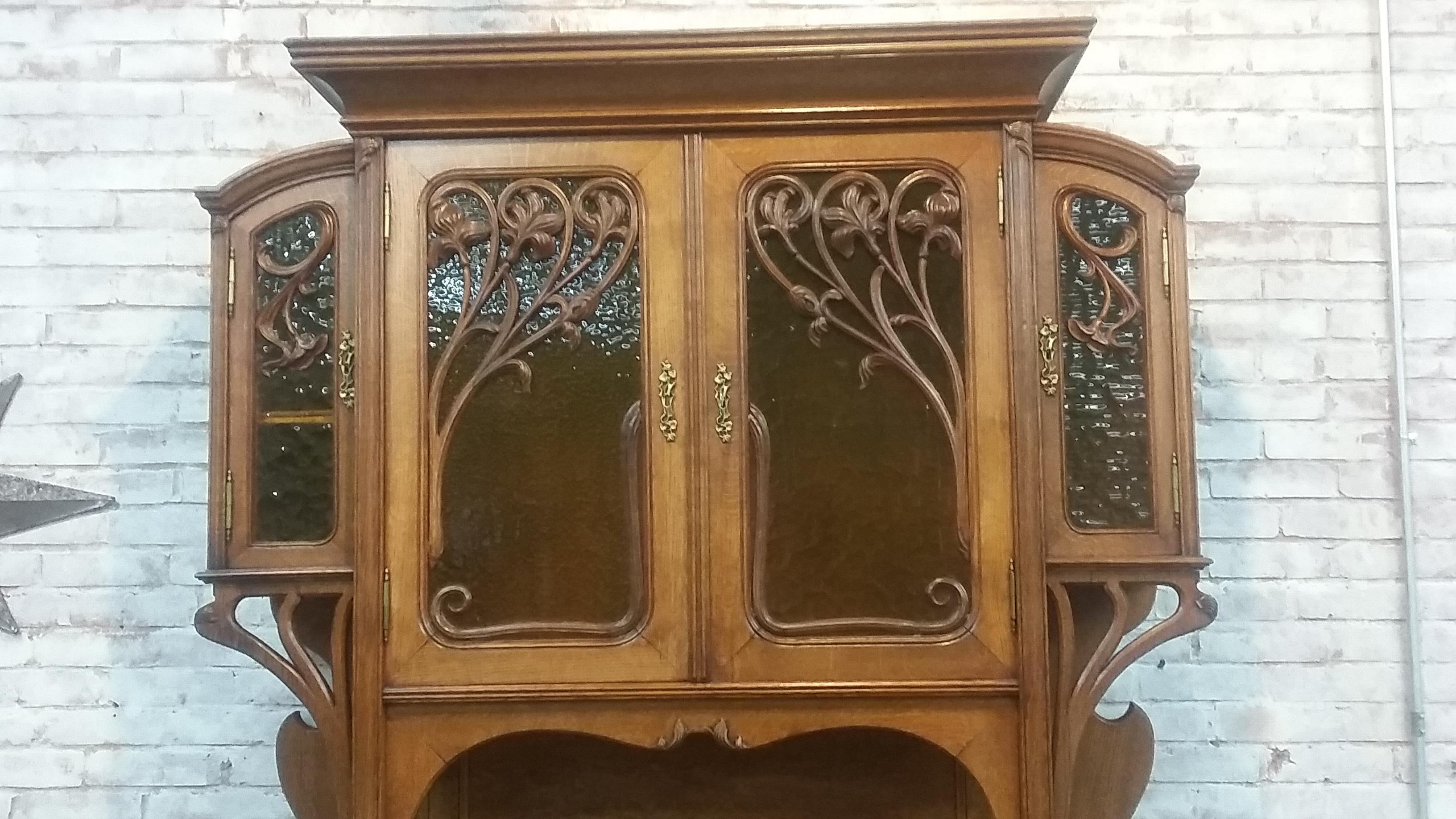 Absolutely beautiful 19th century oak art nouveau cabinet. Great condition. European piece acquired from France. Measures 66 1/2