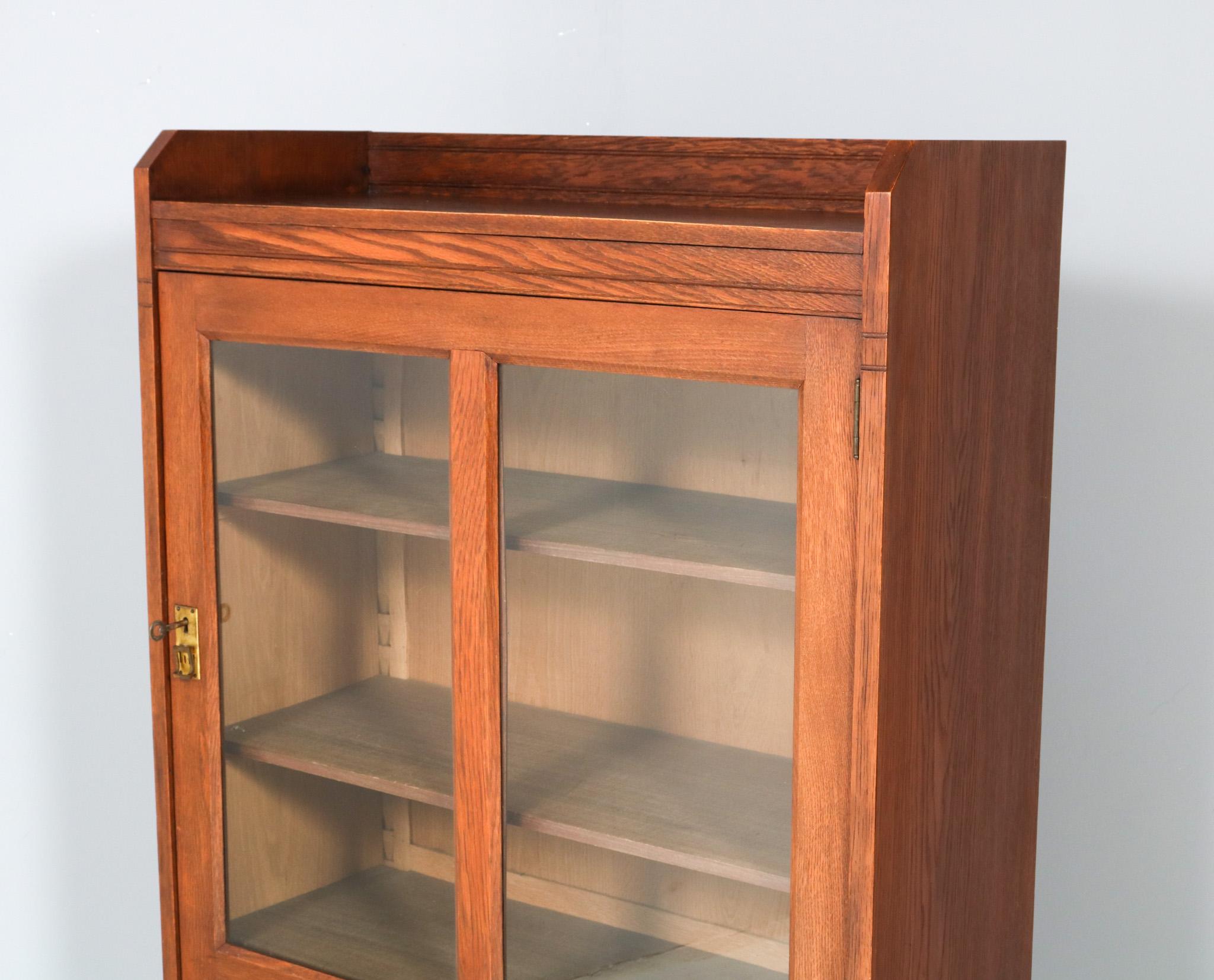 Oak Art Nouveau One-Door Bookcase, 1900s In Good Condition For Sale In Amsterdam, NL