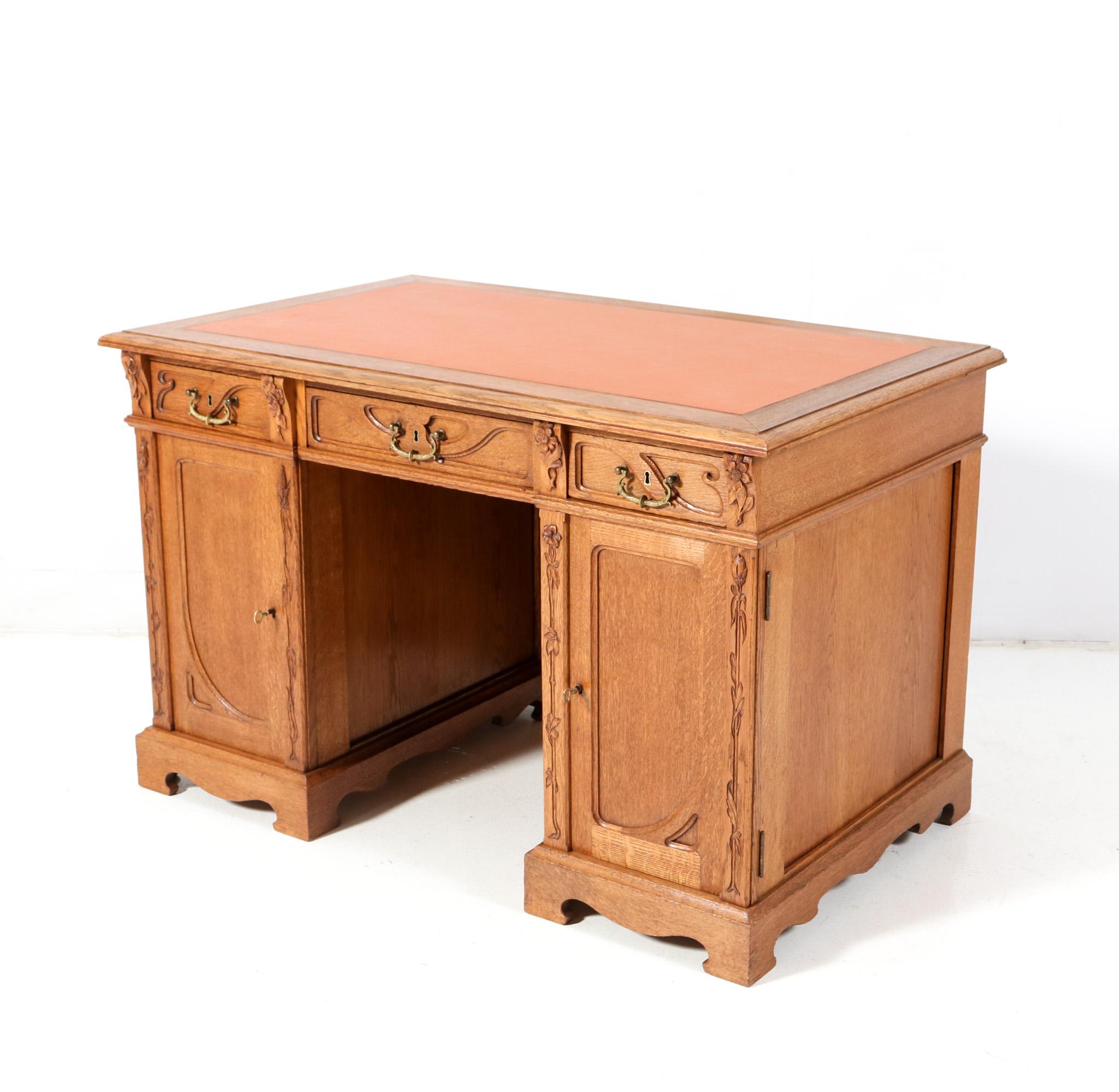Dutch Oak Art Nouveau Pedestal Desk by J.J. Terburg & Zoon Arnhem, 1900s For Sale