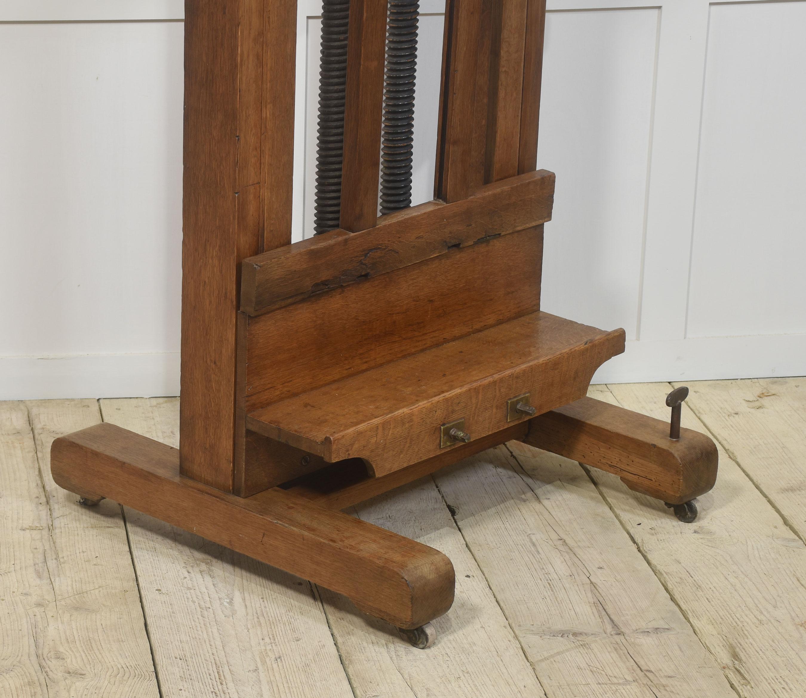 Oak artist’s fully adjustable studio easel 7