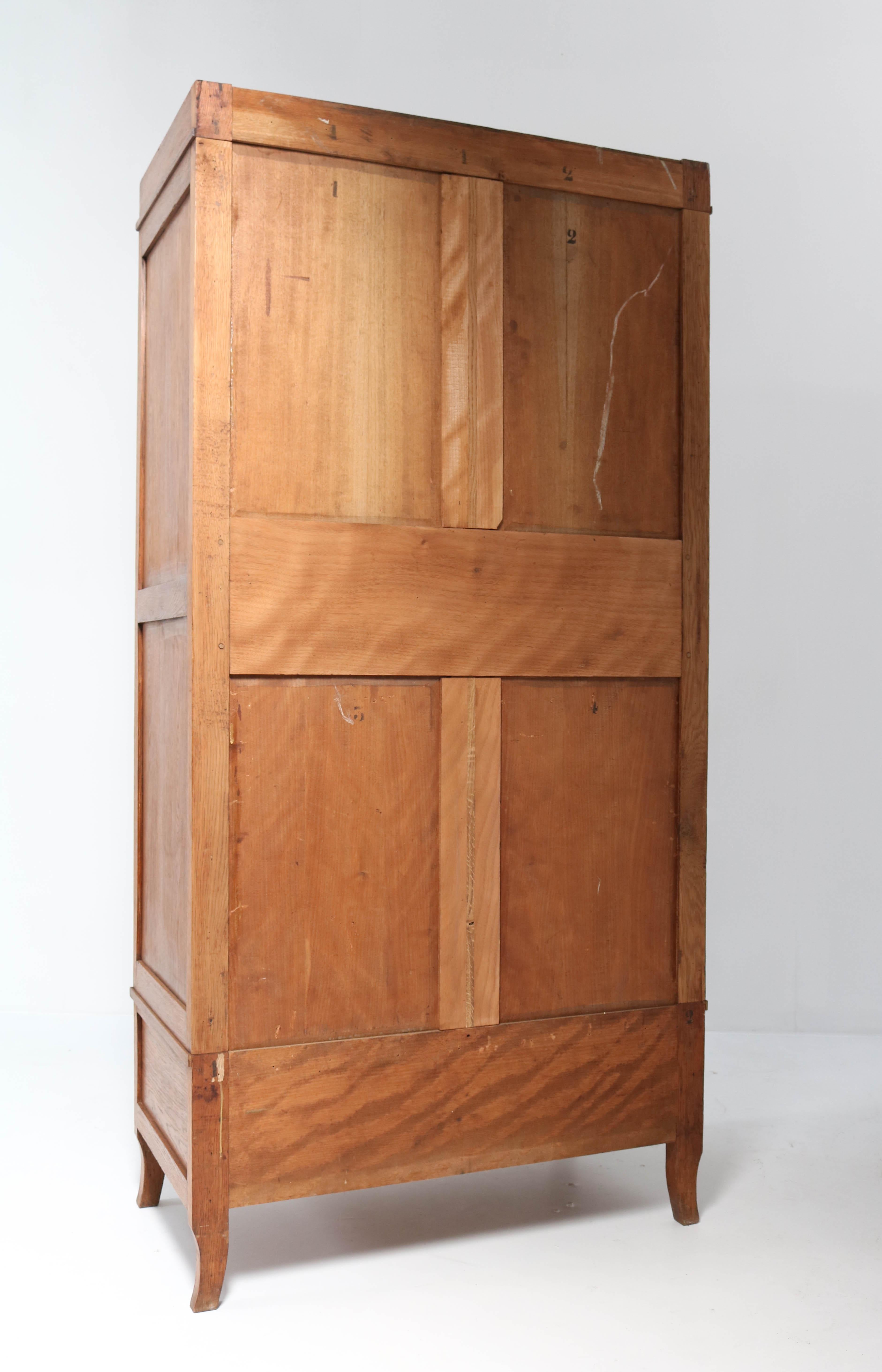 Early 20th Century Oak Arts & Crafts Art Nouveau Armoire or Wardrobe with Inlay, 1900s