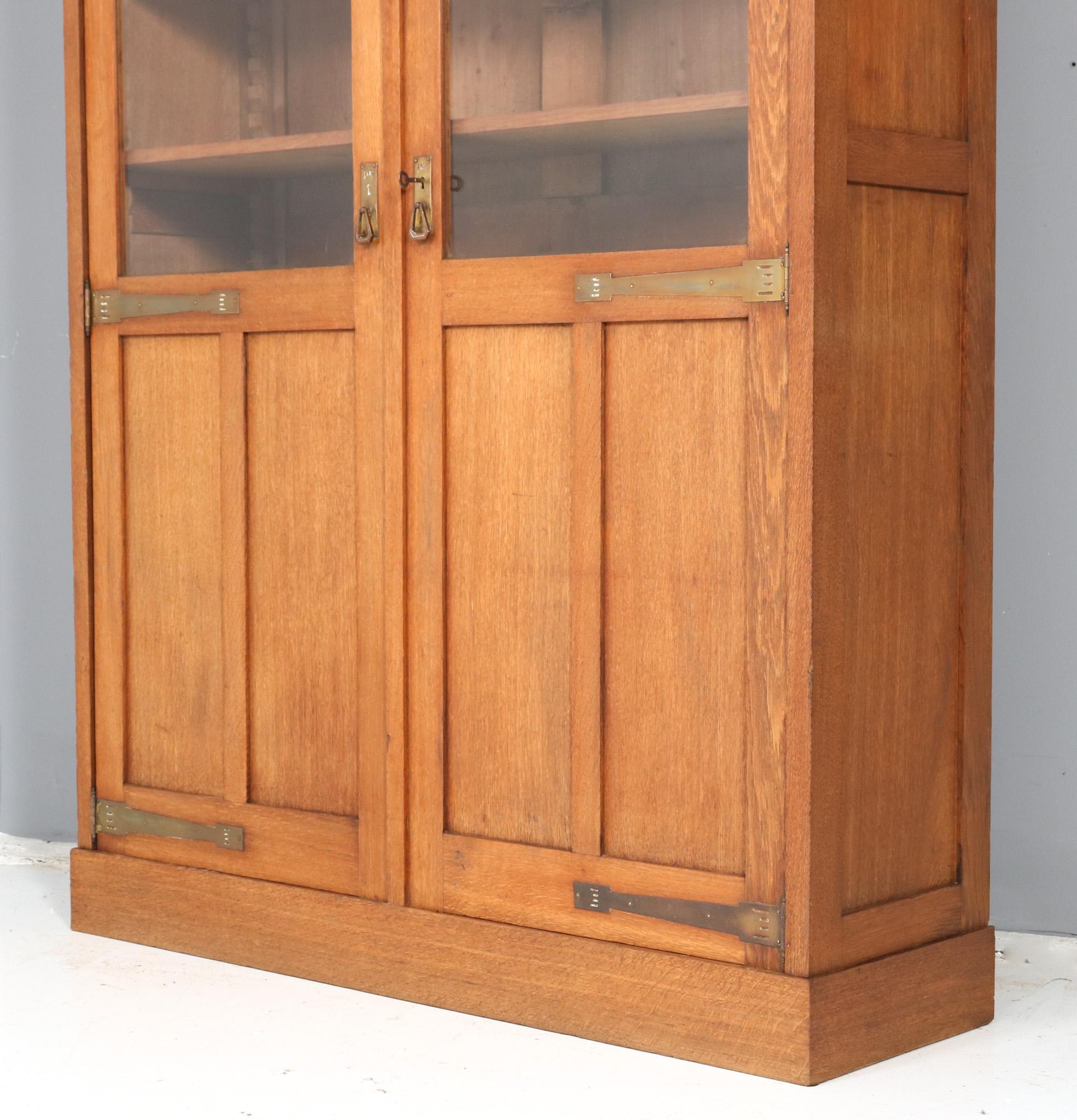 Oak Arts & Crafts Art Nouveau Bookcase, 1900s In Good Condition For Sale In Amsterdam, NL