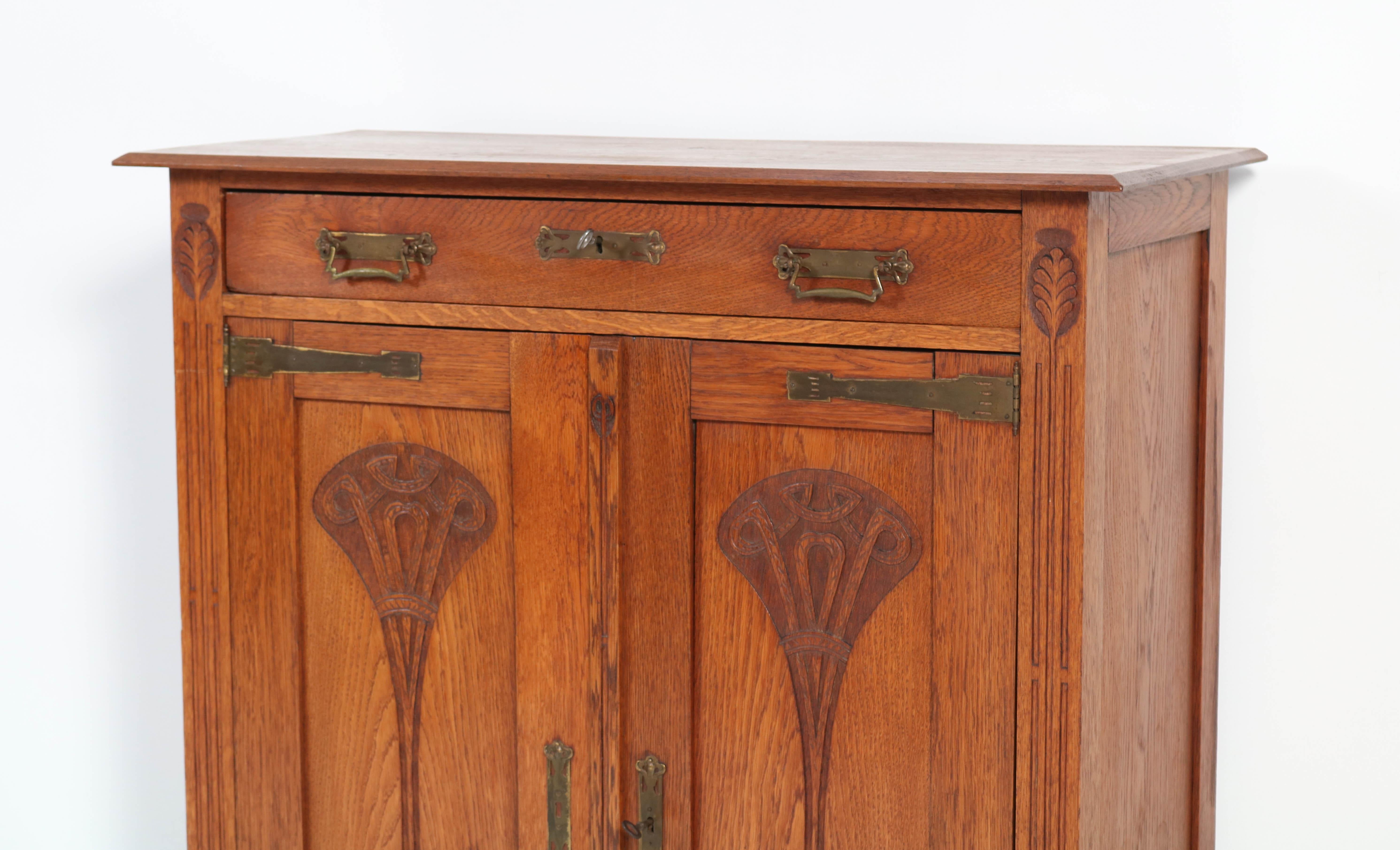 Oak Arts & Crafts Art Nouveau Cabinet, 1900s In Excellent Condition In Amsterdam, NL