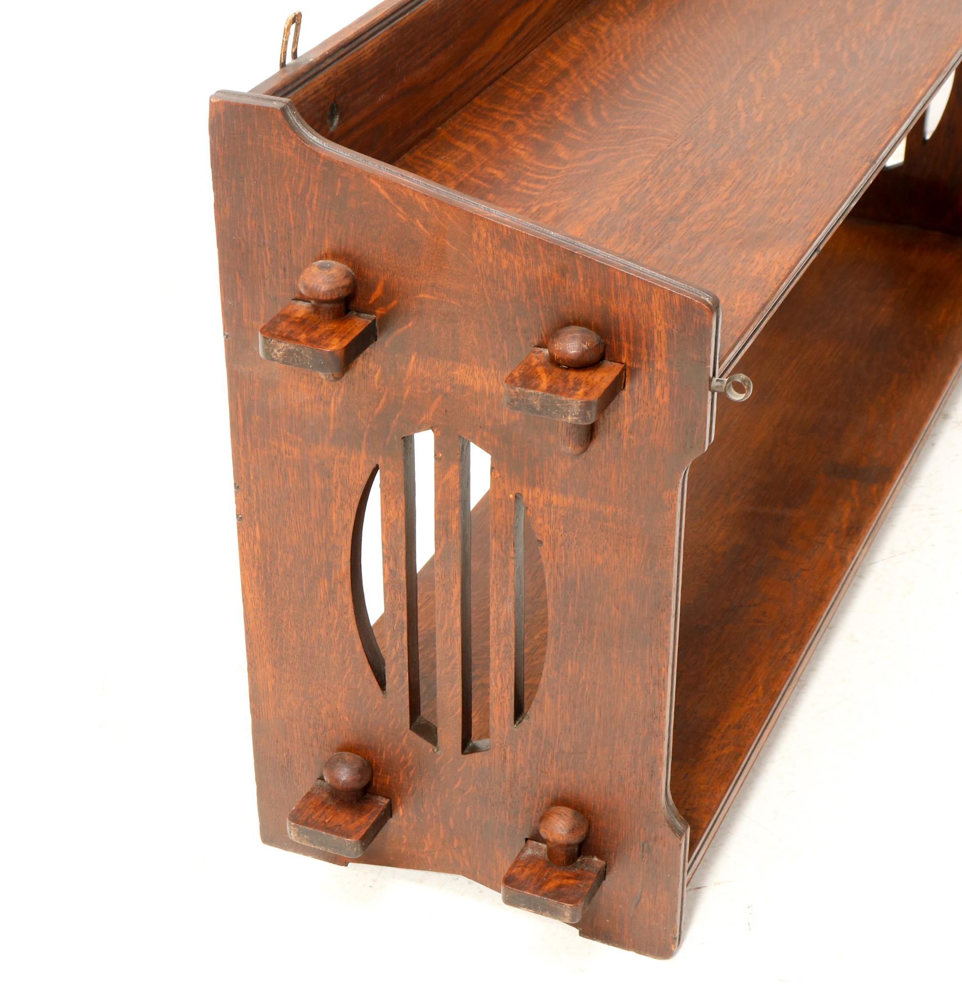 Oak Arts & Crafts Art Nouveau Magazine Rack or Book Rack by Aug. Zeiss & Cie. In Good Condition For Sale In Amsterdam, NL