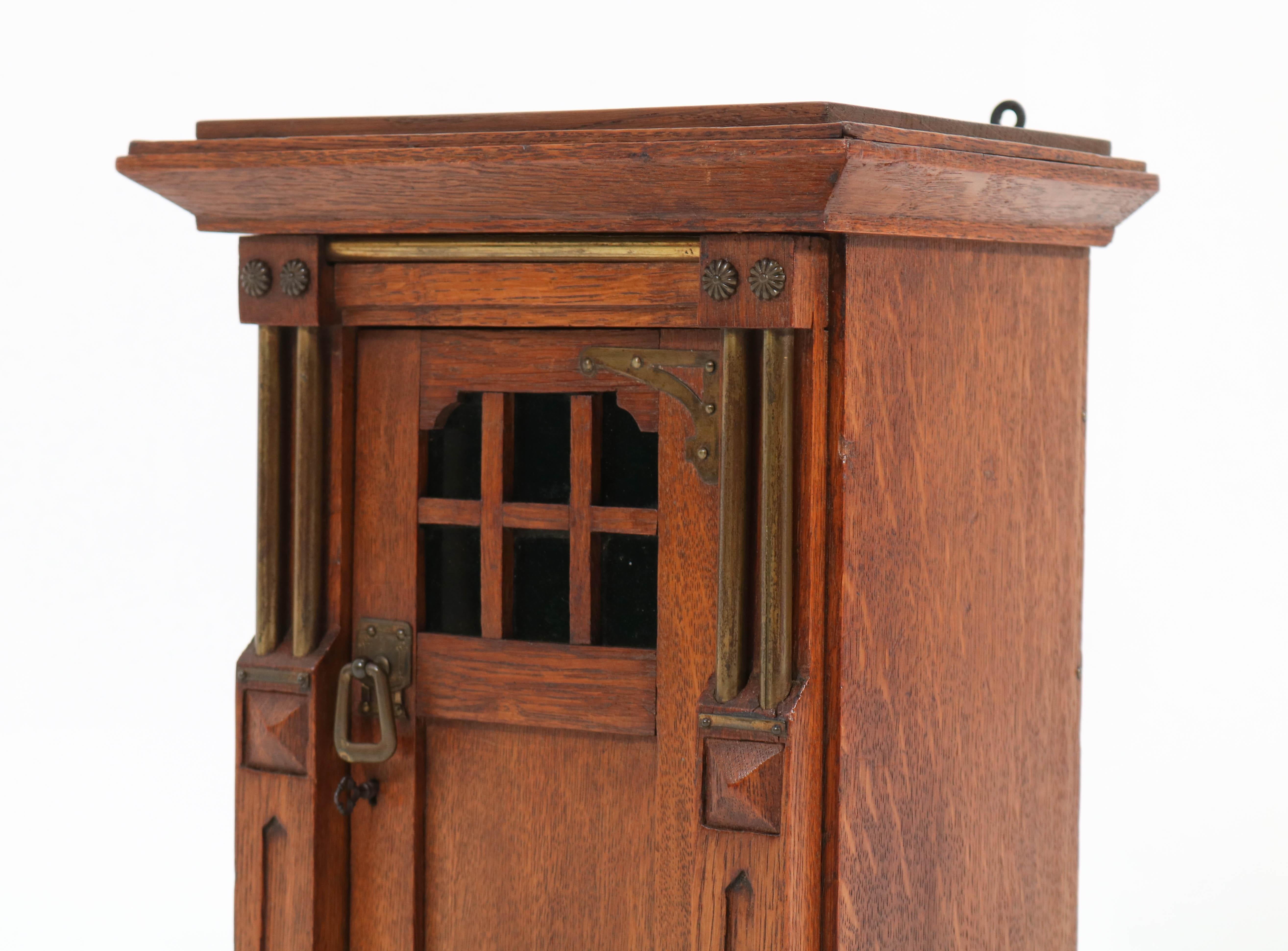 Oak Arts & Crafts Art Nouveau Miniature Wall Cabinet by N. v/d Pol, 1917 In Good Condition In Amsterdam, NL