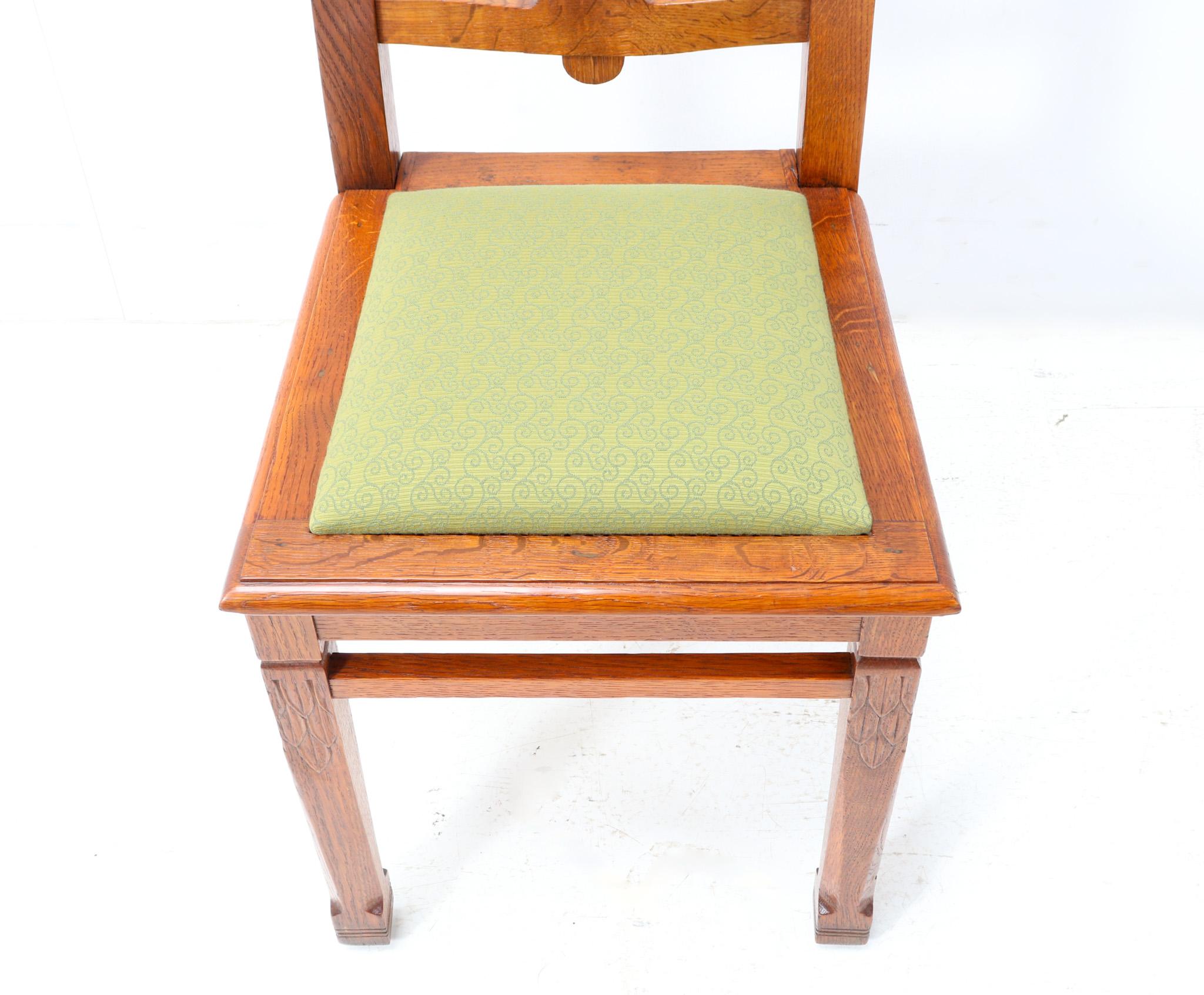 Kunsthandwerklicher Jugendstil-Beistellstuhl aus Eichenholz von Kobus de Graaff, 1900er Jahre im Angebot 4