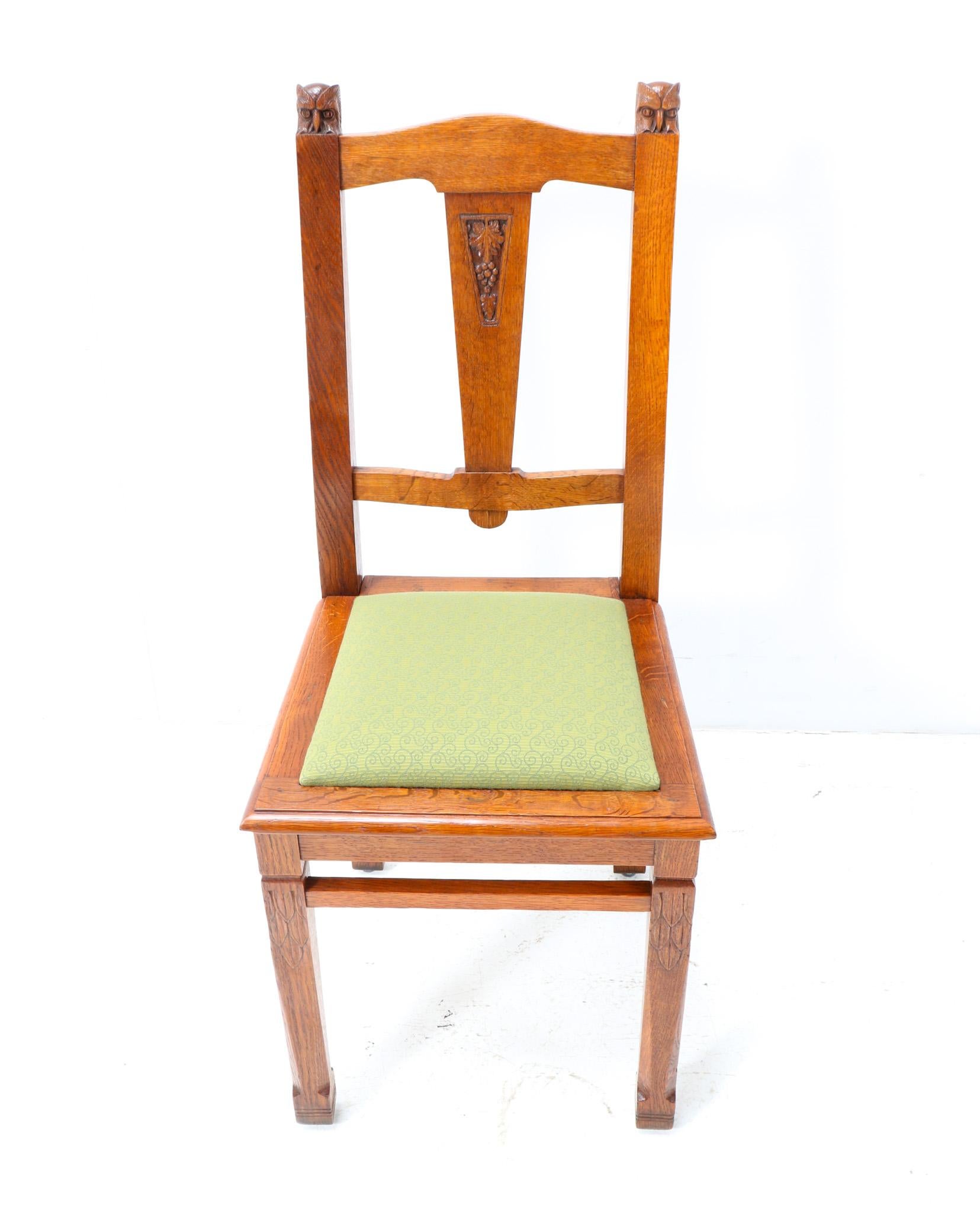 Kunsthandwerklicher Jugendstil-Beistellstuhl aus Eichenholz von Kobus de Graaff, 1900er Jahre im Angebot 1