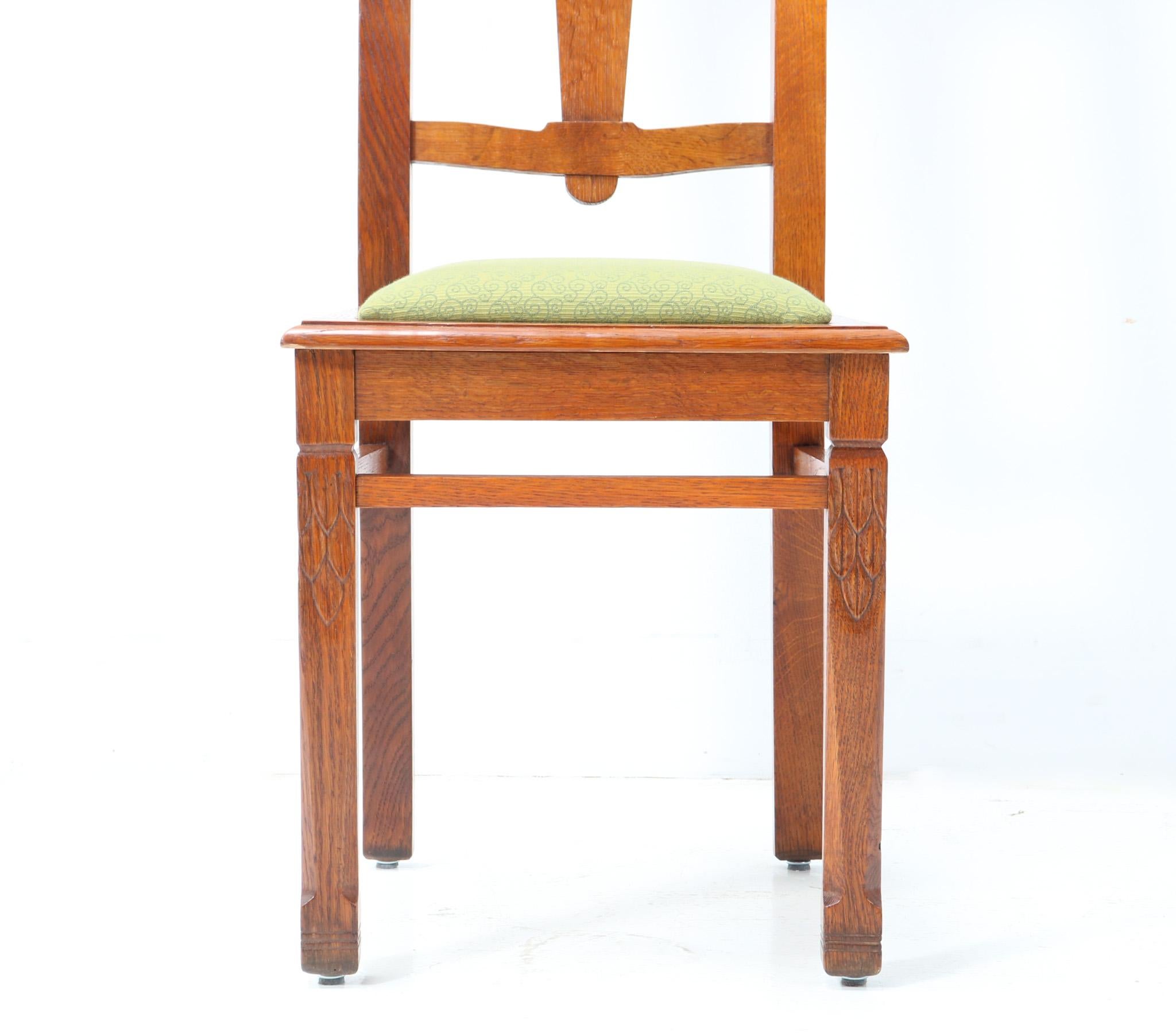 Kunsthandwerklicher Jugendstil-Beistellstuhl aus Eichenholz von Kobus de Graaff, 1900er Jahre im Angebot 3