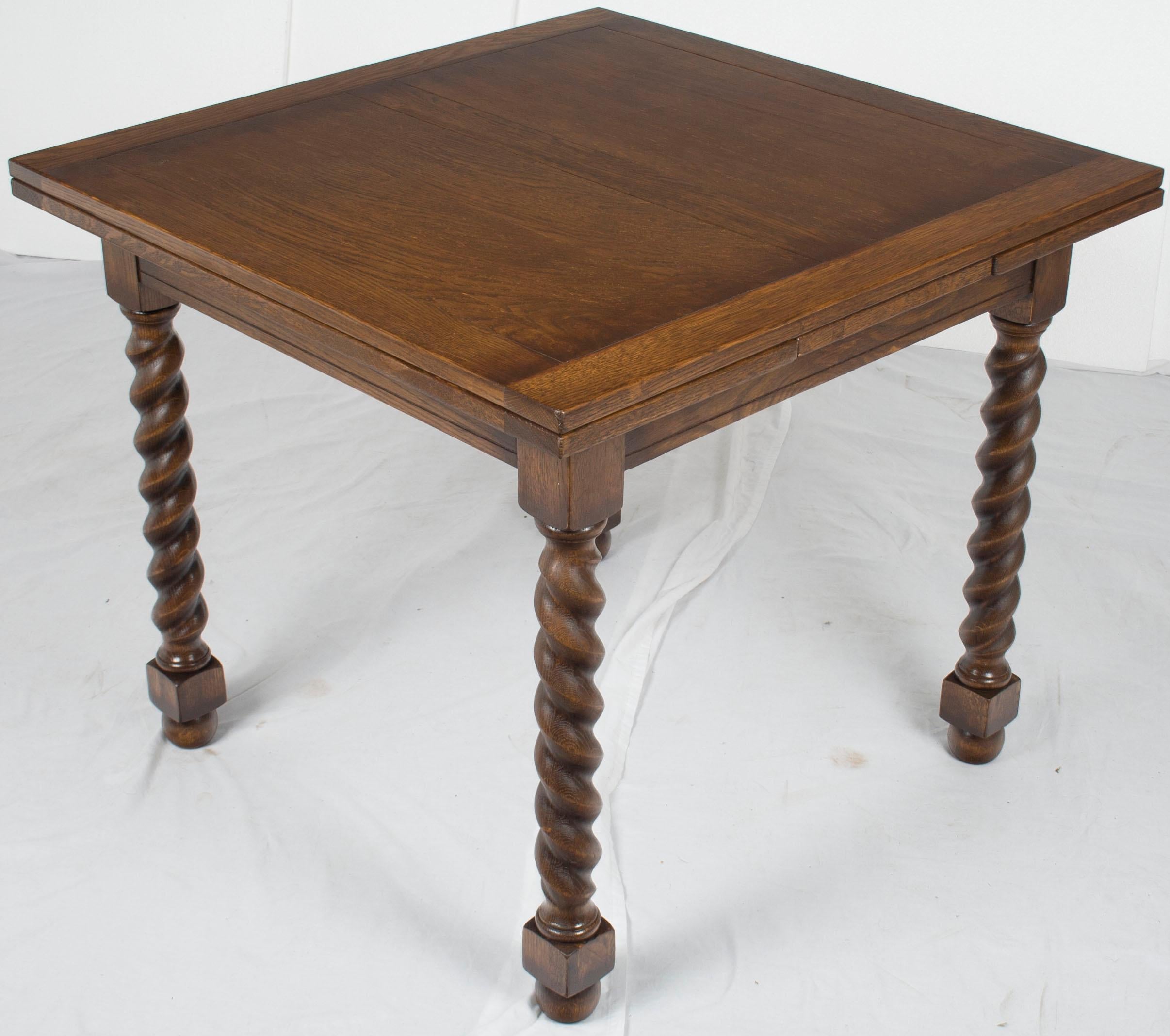 Oak Barley Twist Pull Out Extending Pub Dining Kitchen Game Table In Good Condition For Sale In Atlanta, GA