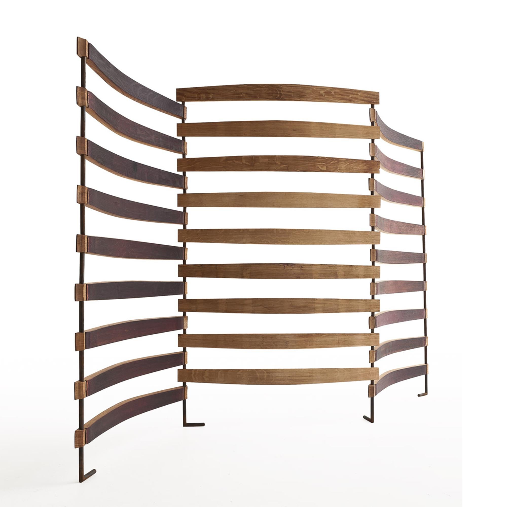 Paravento Oak Barrel Foldes con doghe di quercia di recupero 
da barili, 3 pannelli pieghevoli con struttura in ferro.