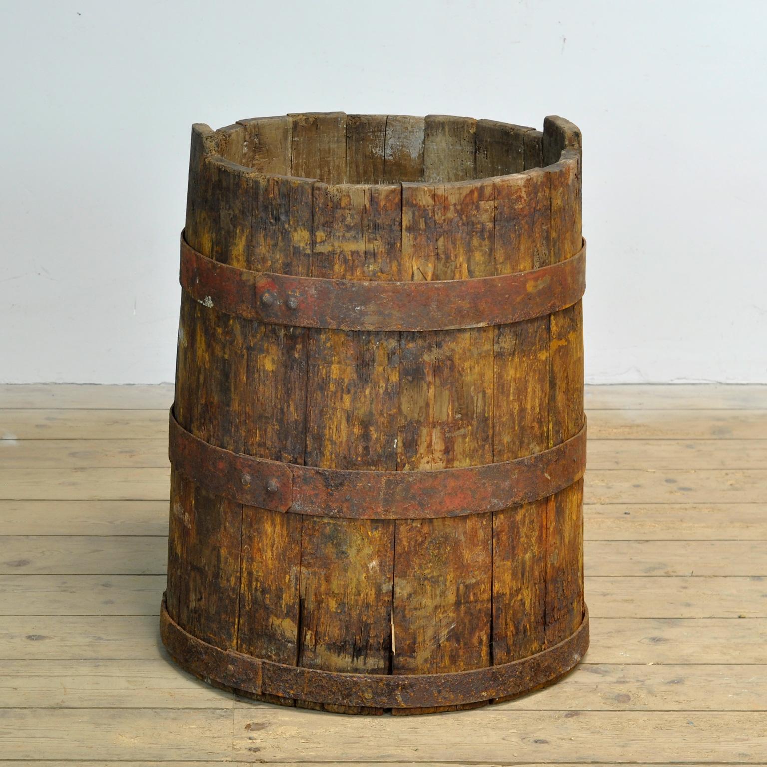 Eichenholzfass/Pflanzgefäß, um 1920 (Frühes 20. Jahrhundert) im Angebot
