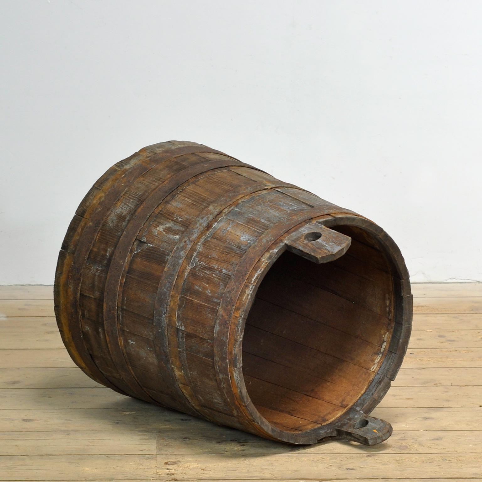 Eichenholzfass/Pflanzgefäß, um 1920 (Schmiedeeisen) im Angebot