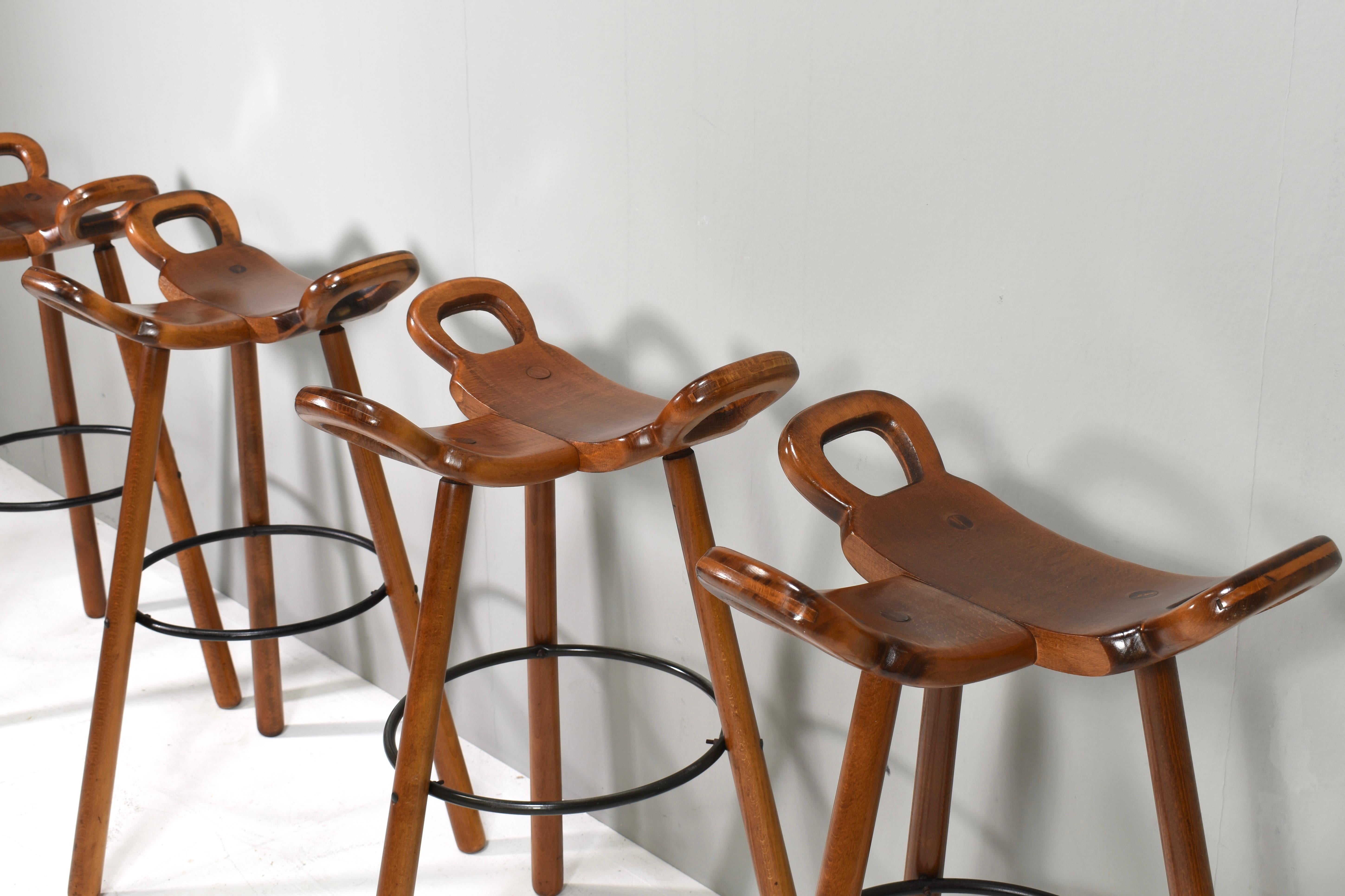 Tabourets de bar en Oak dans le style de Sergio Rodrigues, Espagne / Brésil - années 1970 Bon état - En vente à Pijnacker, Zuid-Holland