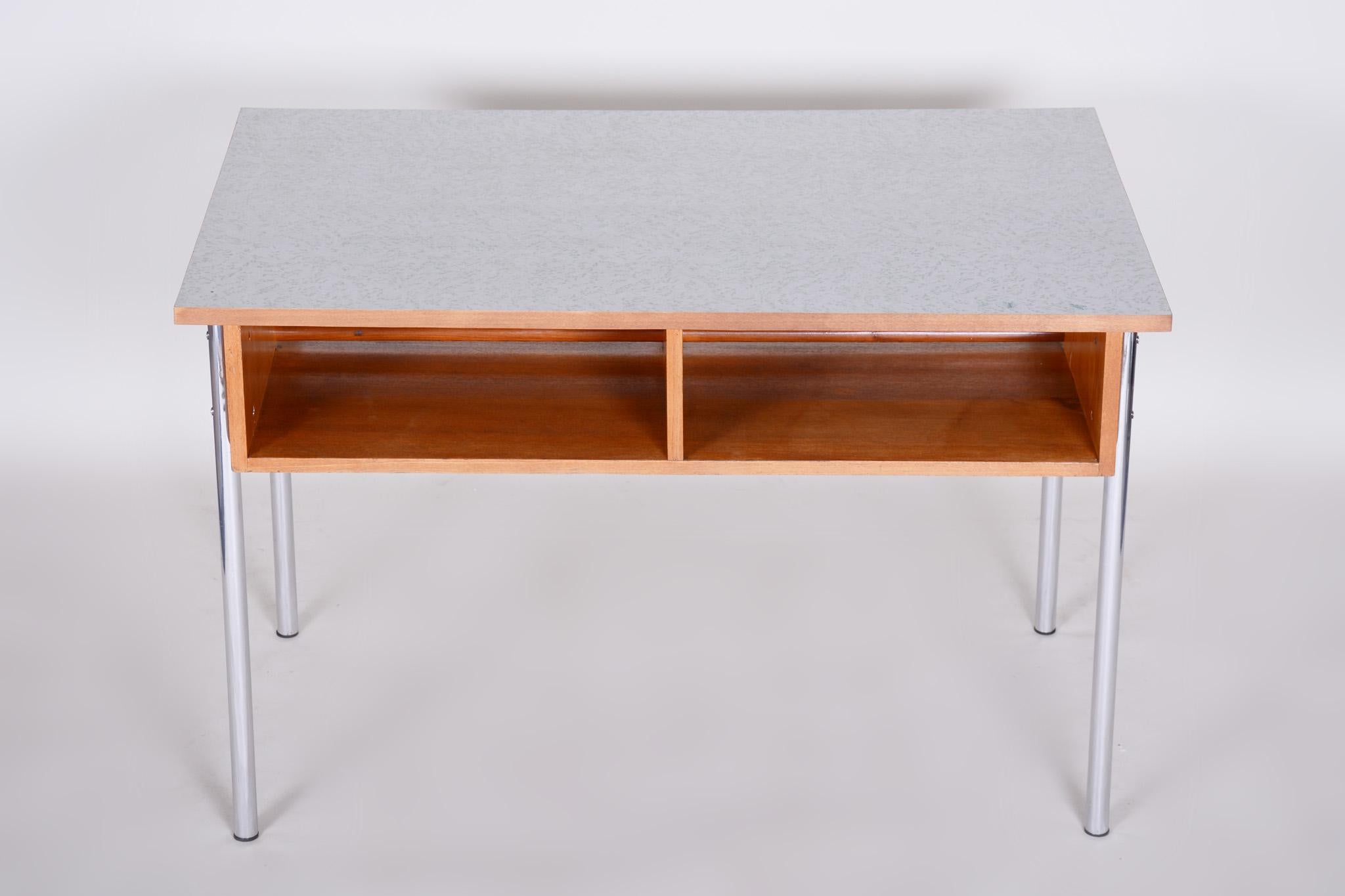 Oak Bauhaus Chrome Writing Desk by Kovona, Good Condition and Patina, 1940s In Good Condition In Horomerice, CZ