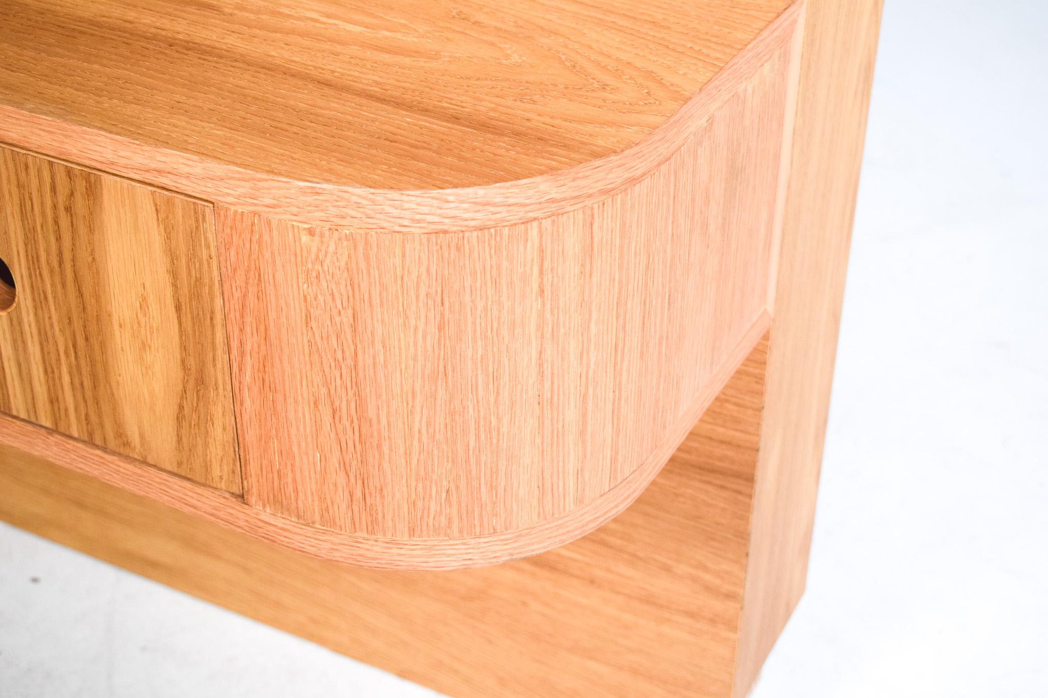 Oak Bed Headboard In New Condition For Sale In Lisboa, Lisboa