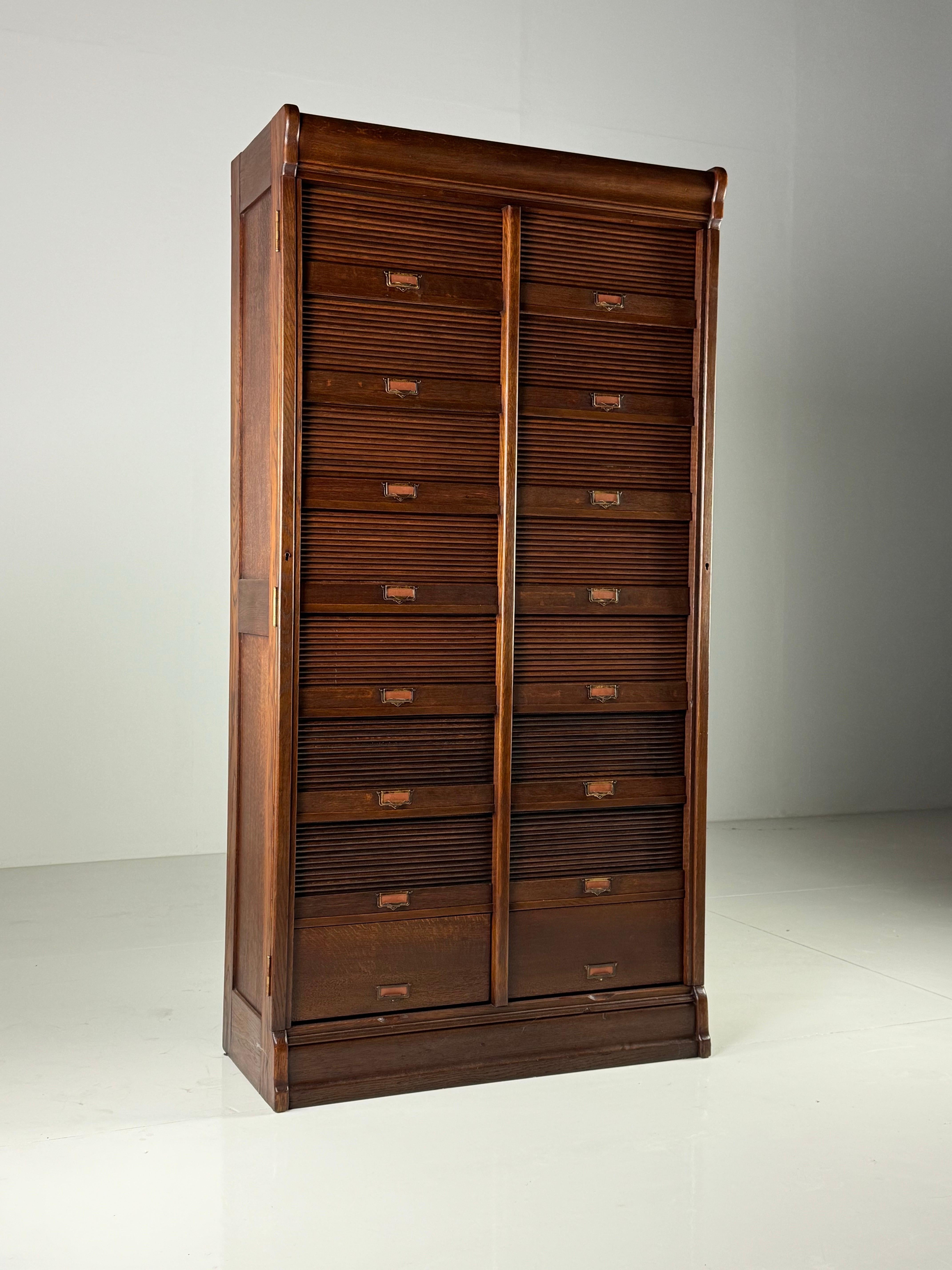 Oak Belgian filing cabinet For Sale 6