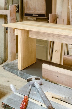 Tisch aus Eichenholz von Daniel Nikolovski