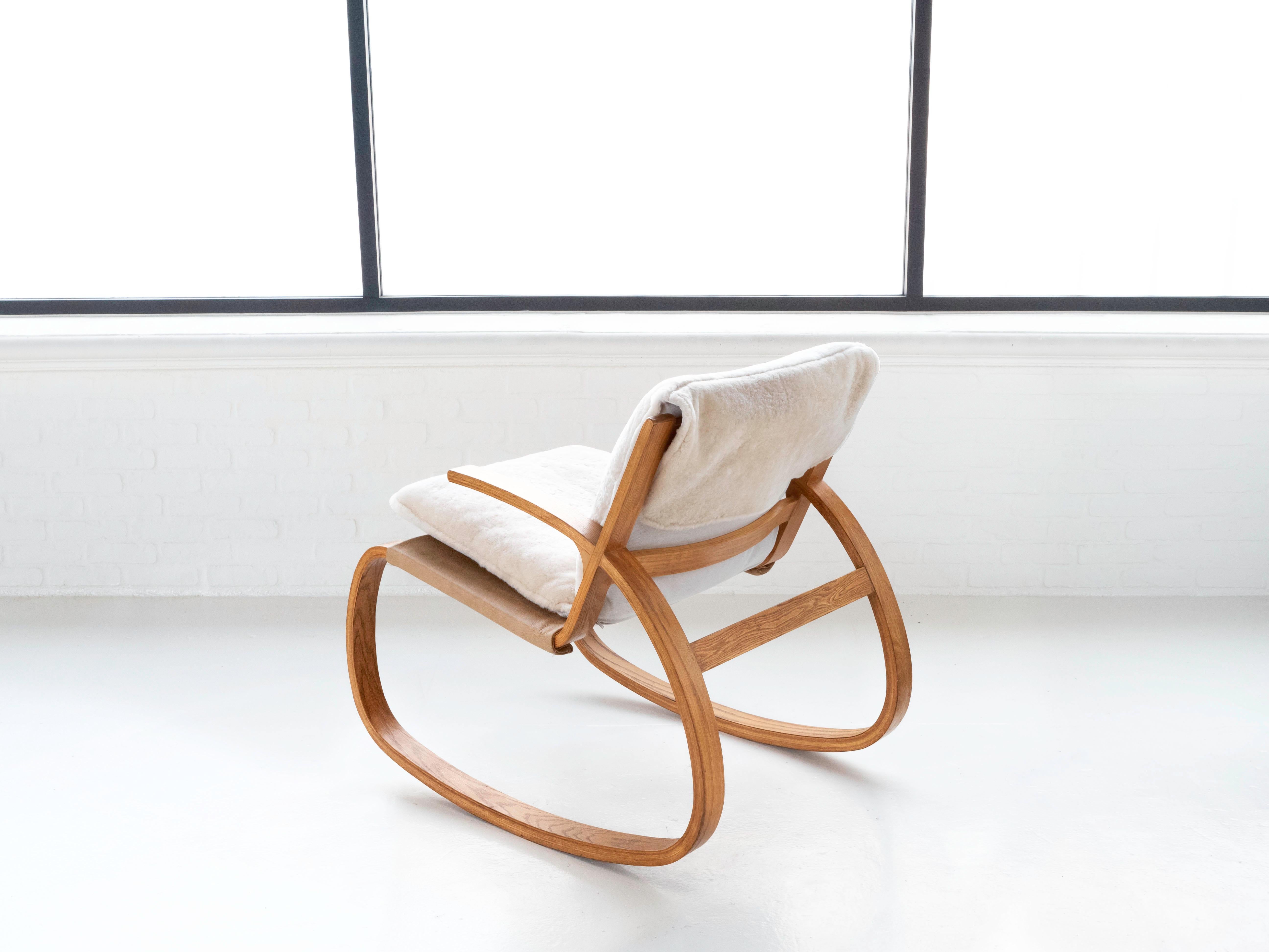 Oak Bentwood Sling Rocking Chair in Shearling by Plycraft, Circa 1970's In Good Condition For Sale In Los Angeles, CA