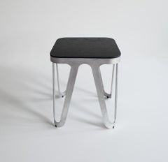 Tabouret Loop en chêne noir de Sebastian Scherer