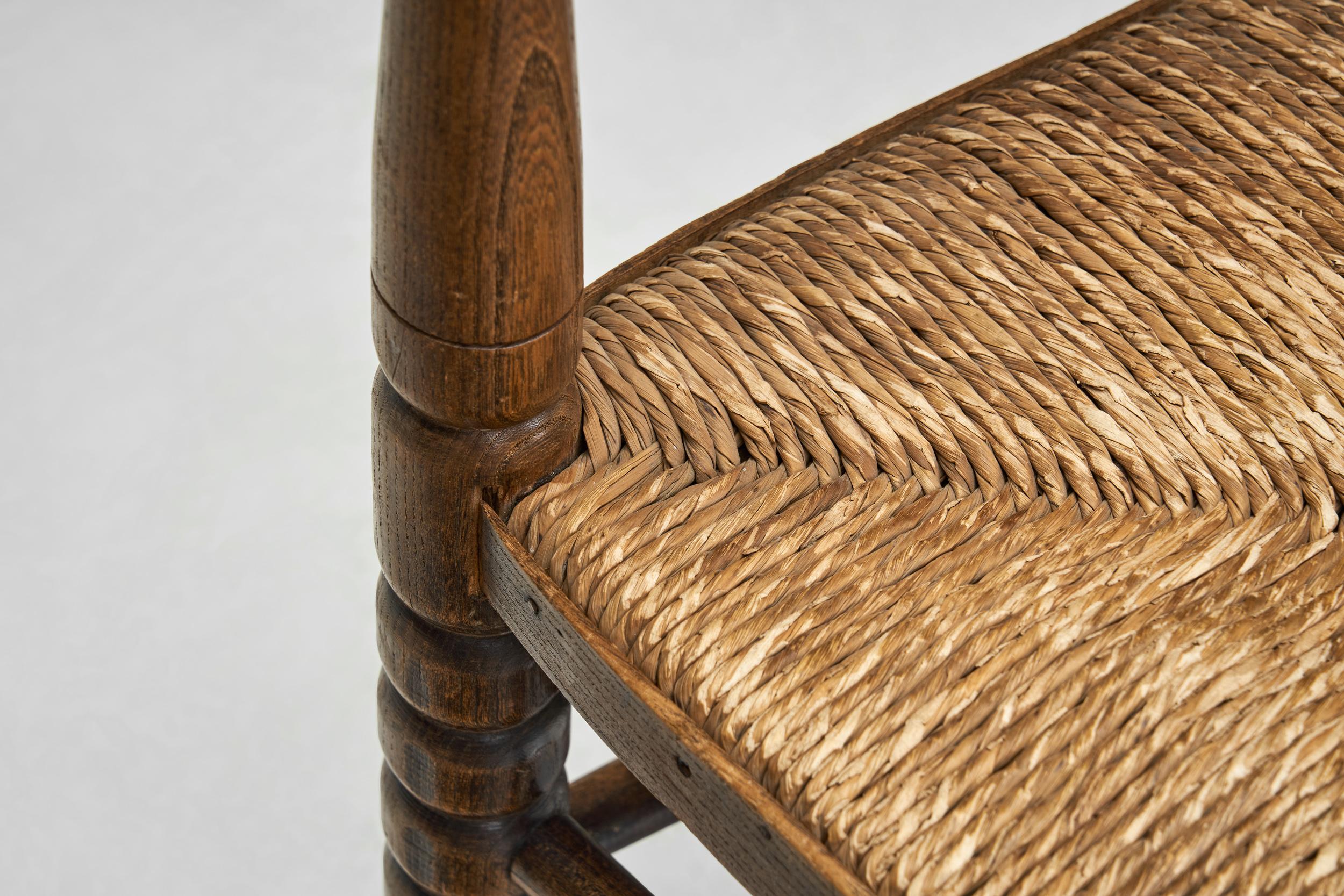Poltrona in Oak con seduta in vimini, Paesi Bassi, anni '30 in vendita 4