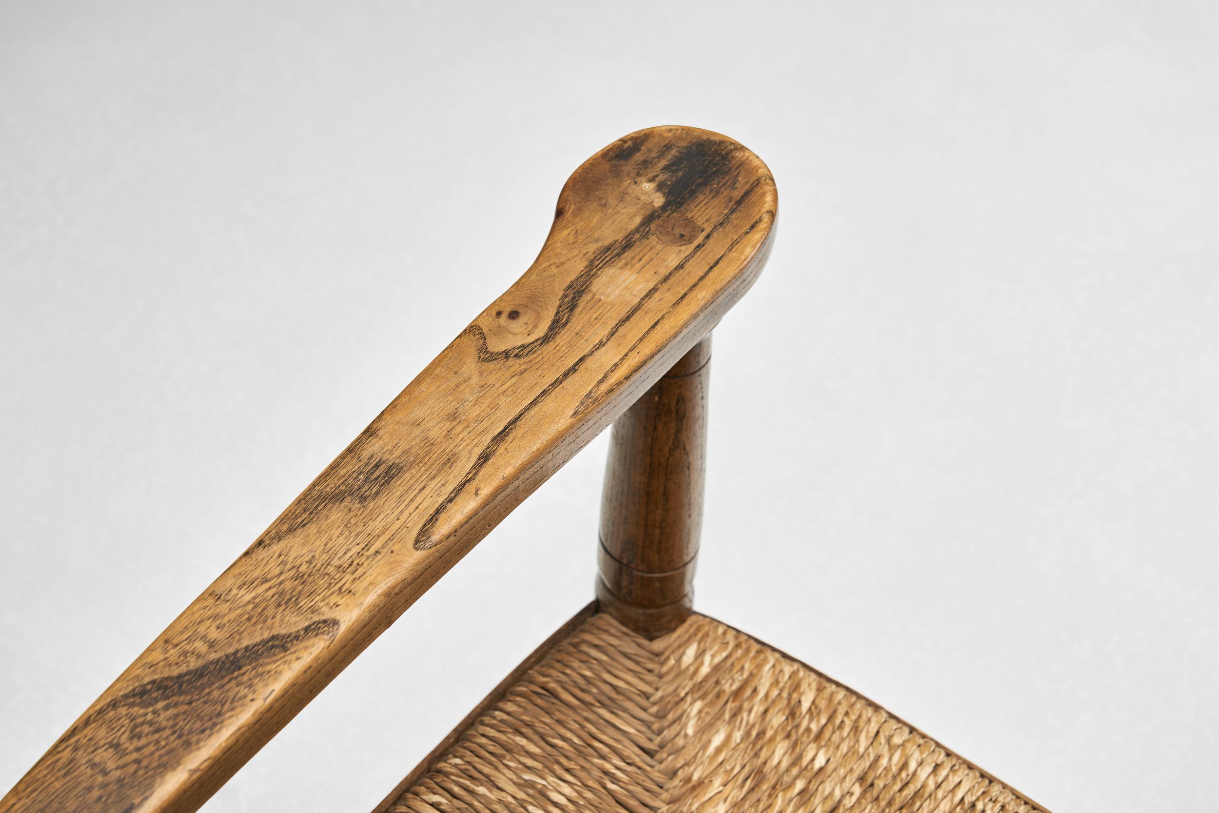 Poltrona in Oak con seduta in vimini, Paesi Bassi, anni '30 in vendita 6