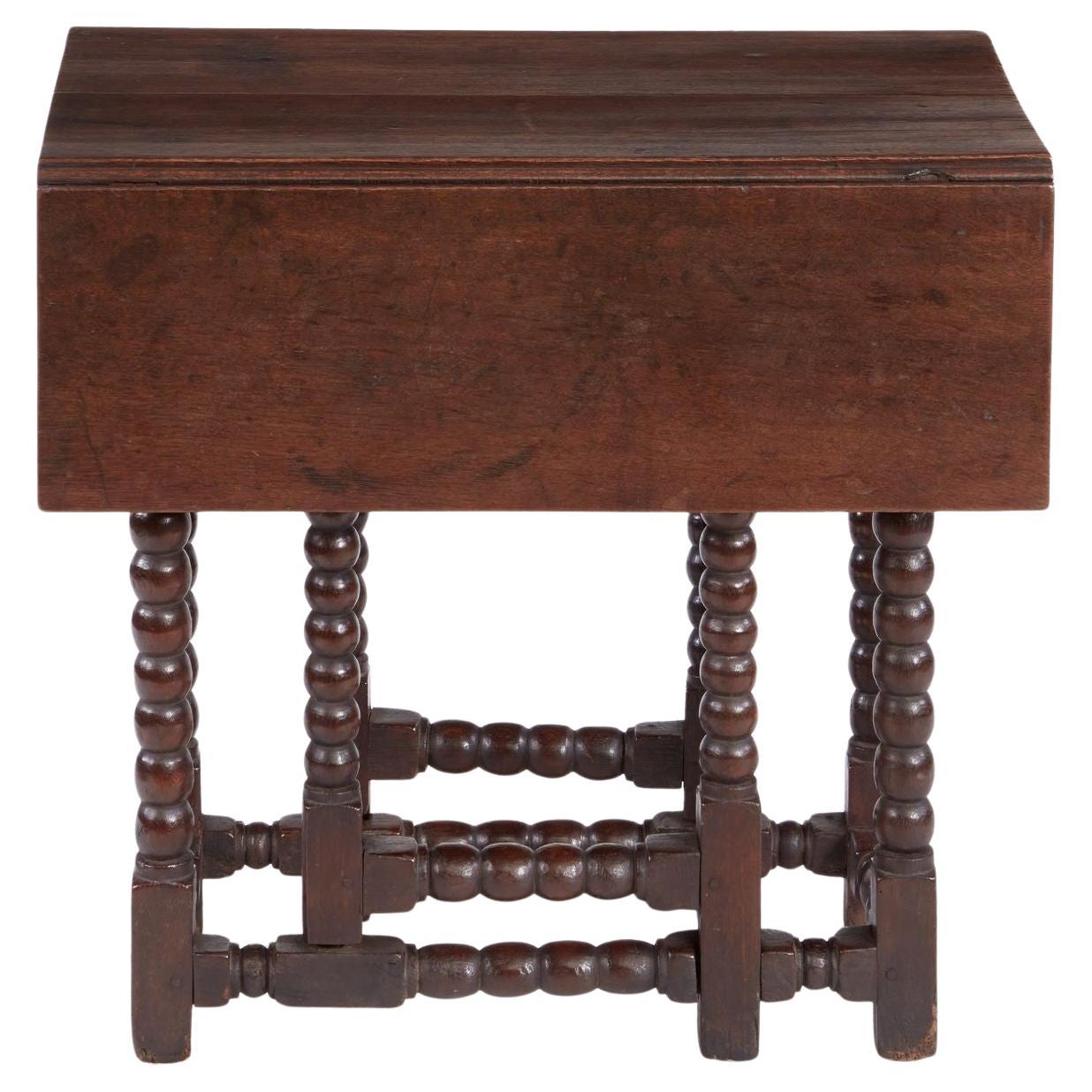 Oak Bobbin Gateleg End Table For Sale