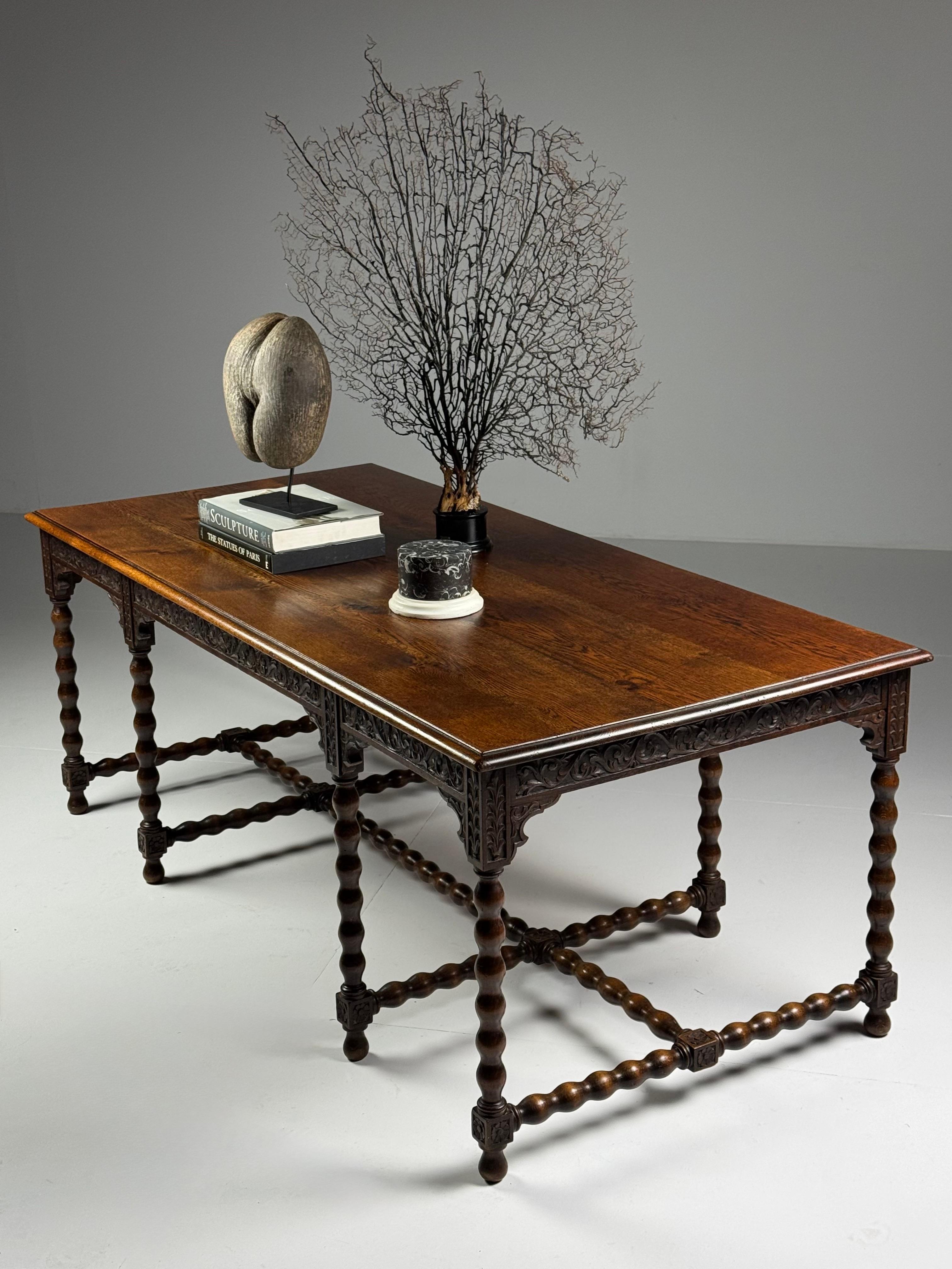 Quercia Oak Bobbin table ca. 1900 in vendita