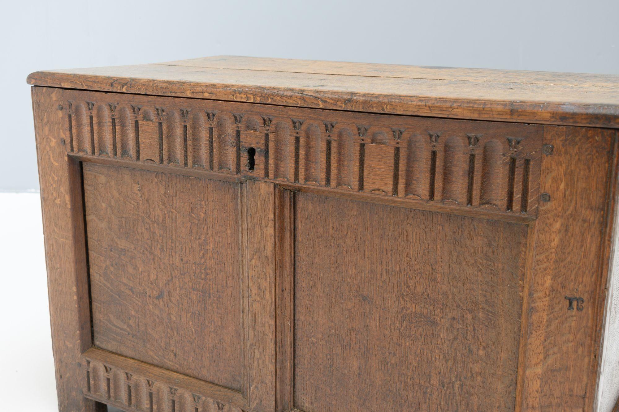Metà XVIII secolo Oak Box in vendita