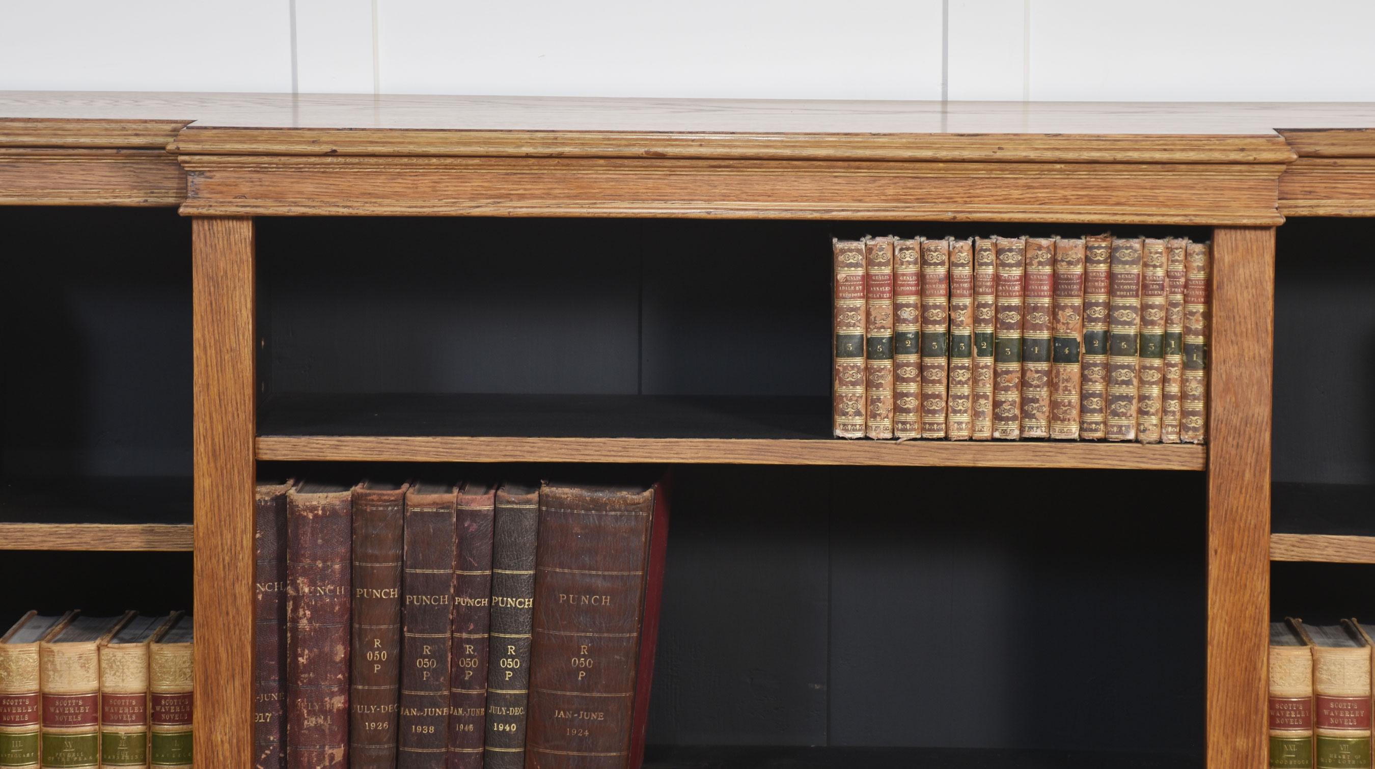 Libreria a giorno breakfront in Oak In condizioni buone in vendita a Cheshire, GB