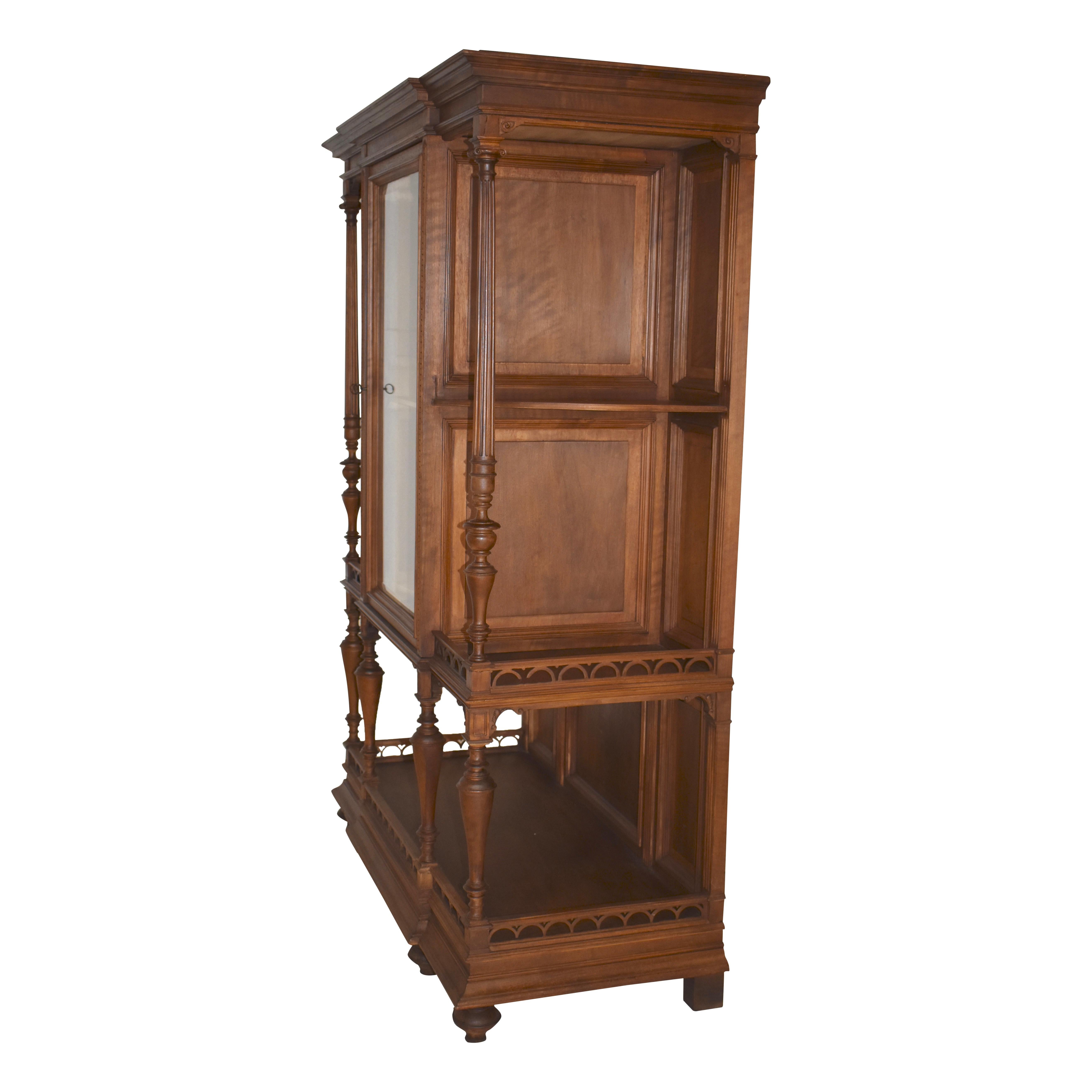 Oak Breakfront Vitrine, circa 1920 In Good Condition For Sale In Evergreen, CO